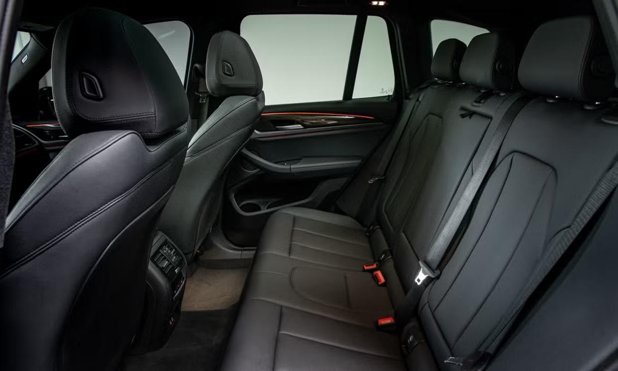 BMW X3 — vehicle photo 4