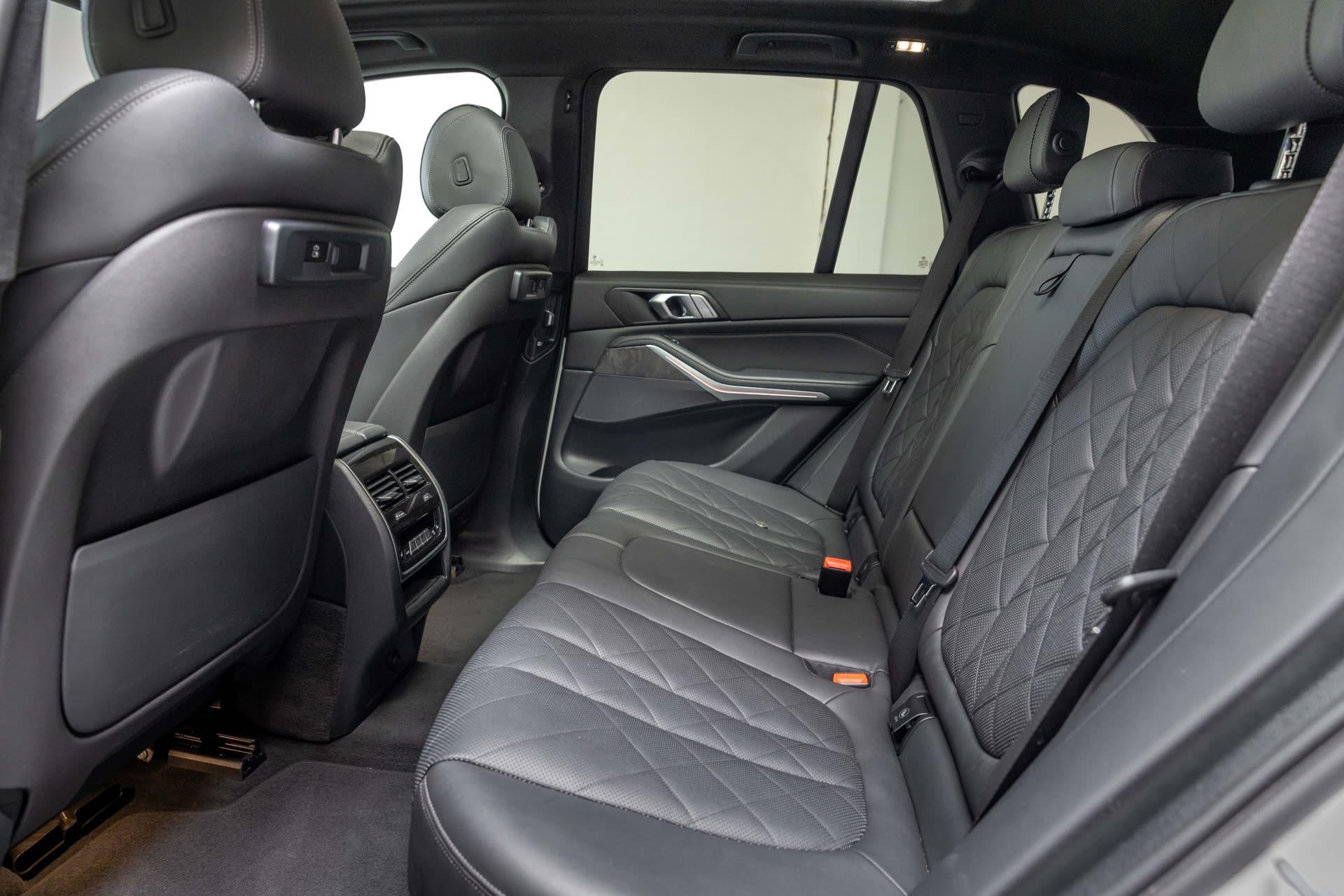 BMW X5 xDrive40i — vehicle photo 3