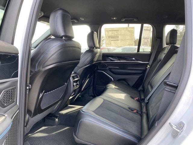 Jeep Grand Cherokee 4xe Trailhawk — vehicle photo 6