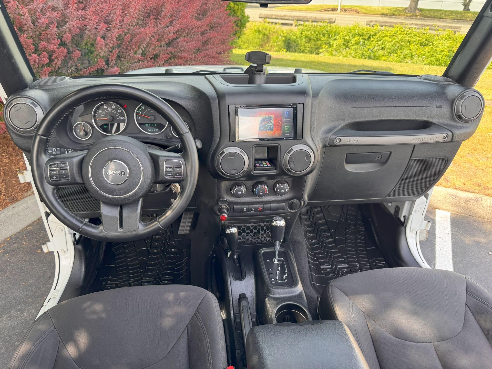 Jeep Wrangler Unlimited Sport — vehicle photo 4