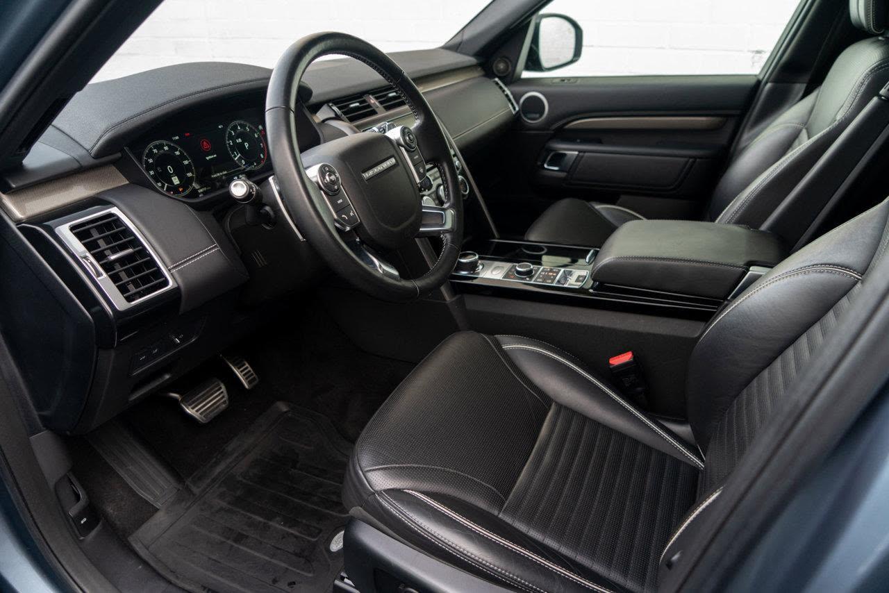 Land Rover Discovery HSE Luxury — vehicle photo 4