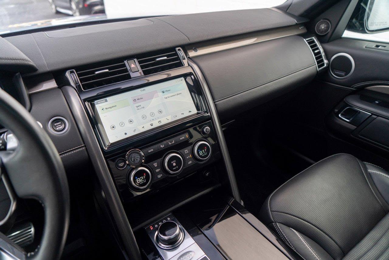 Land Rover Discovery HSE Luxury — vehicle photo 5