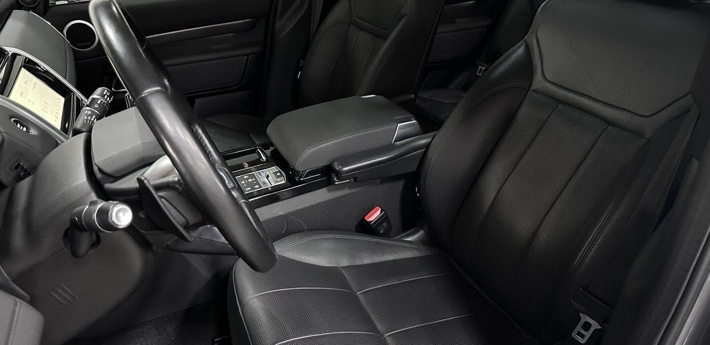 Land Rover Discovery Landmark Edition — vehicle photo 4