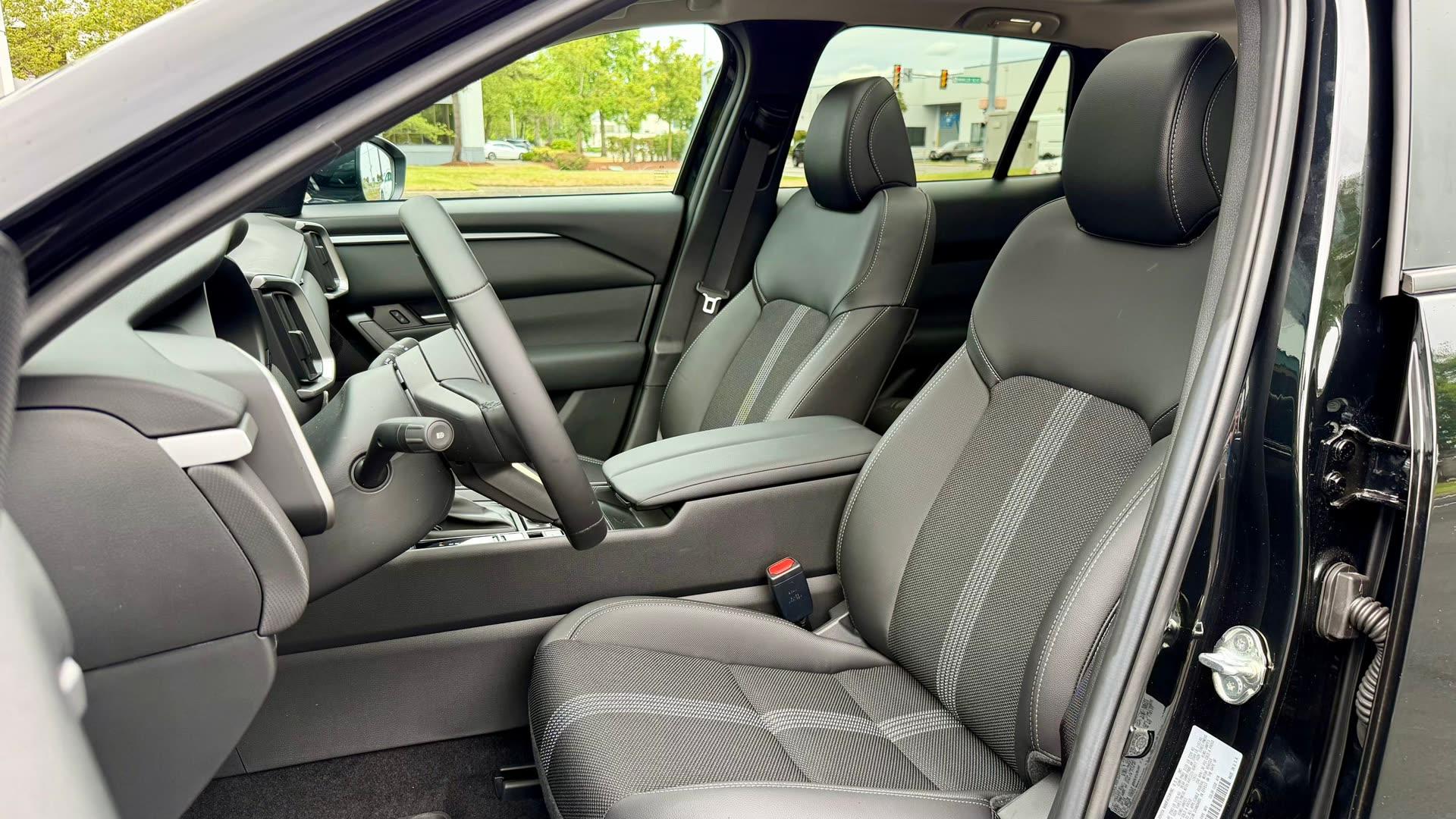Mazda CX-50 Hybrid — vehicle photo 4