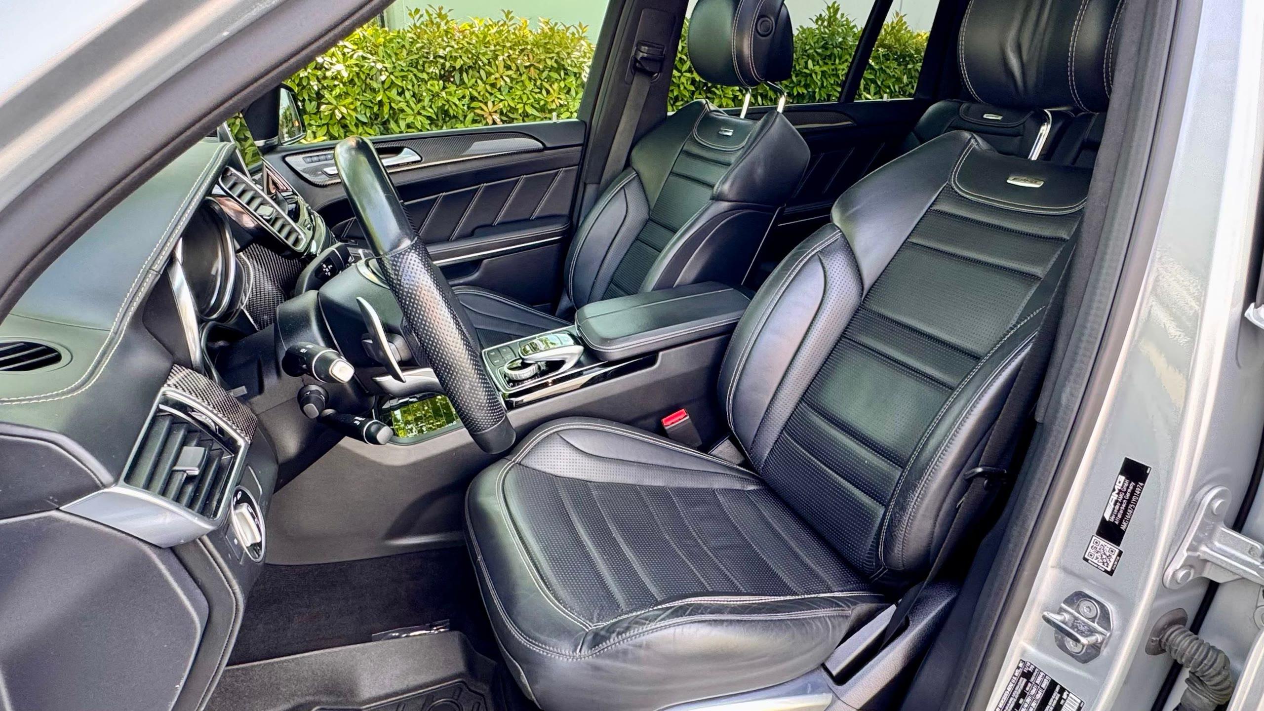 Mercedes-AMG GLS 63 — vehicle photo 5