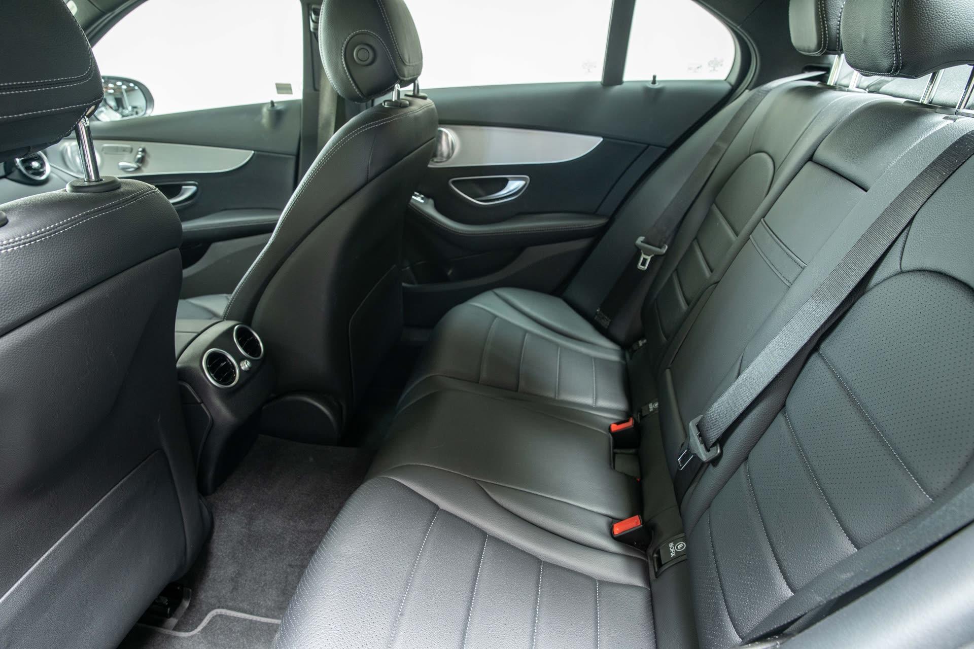 Mercedes-Benz C 300 — vehicle photo 6