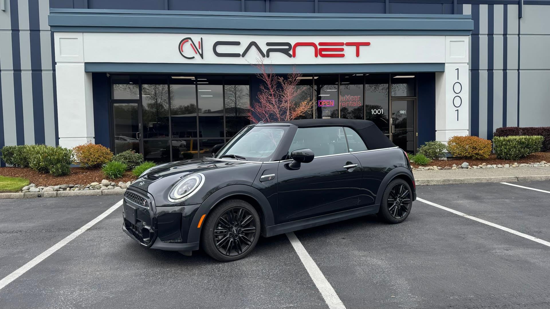 MINI Convertible — vehicle photo 2