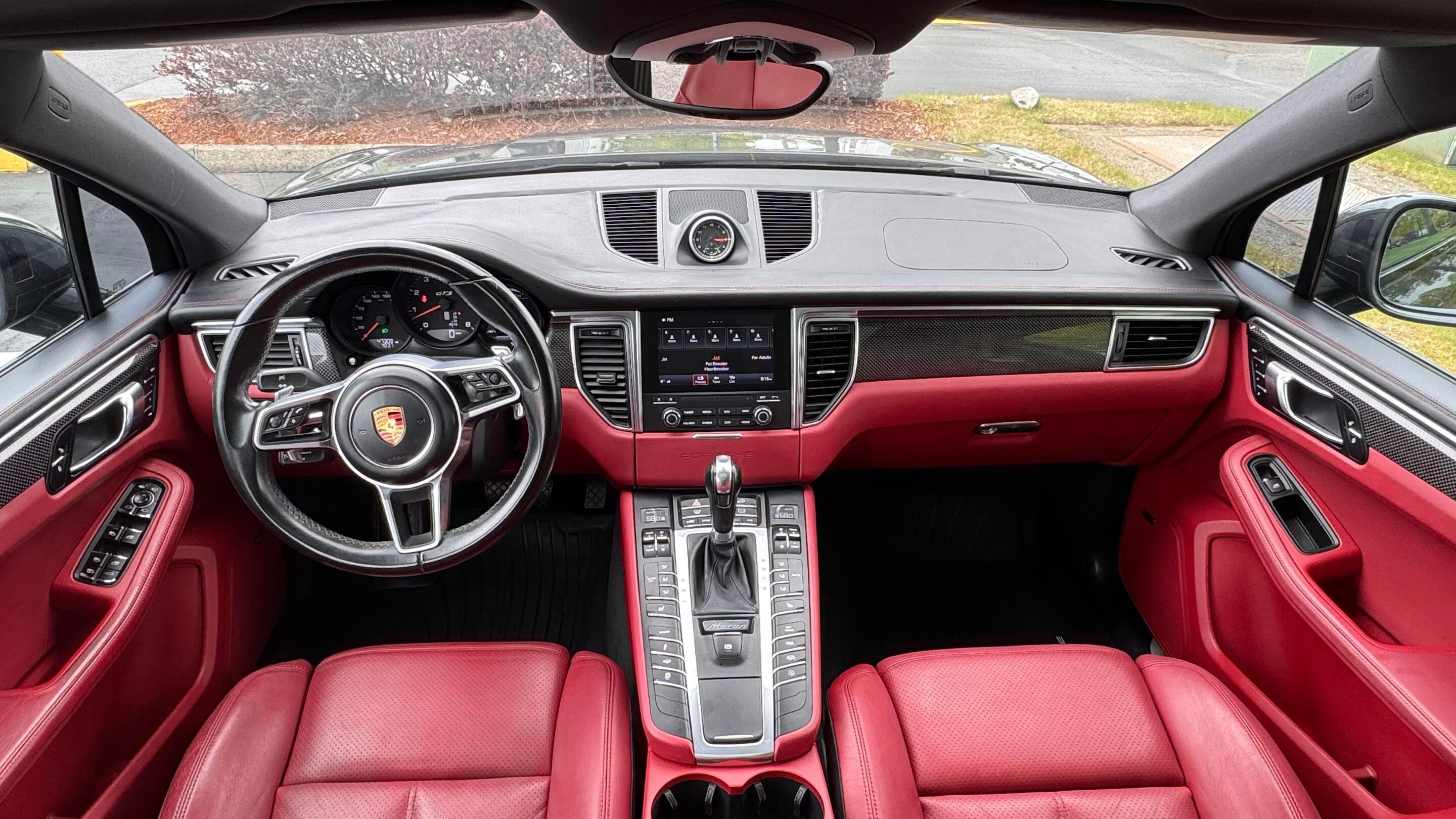 Porsche Macan GTS — vehicle photo 4