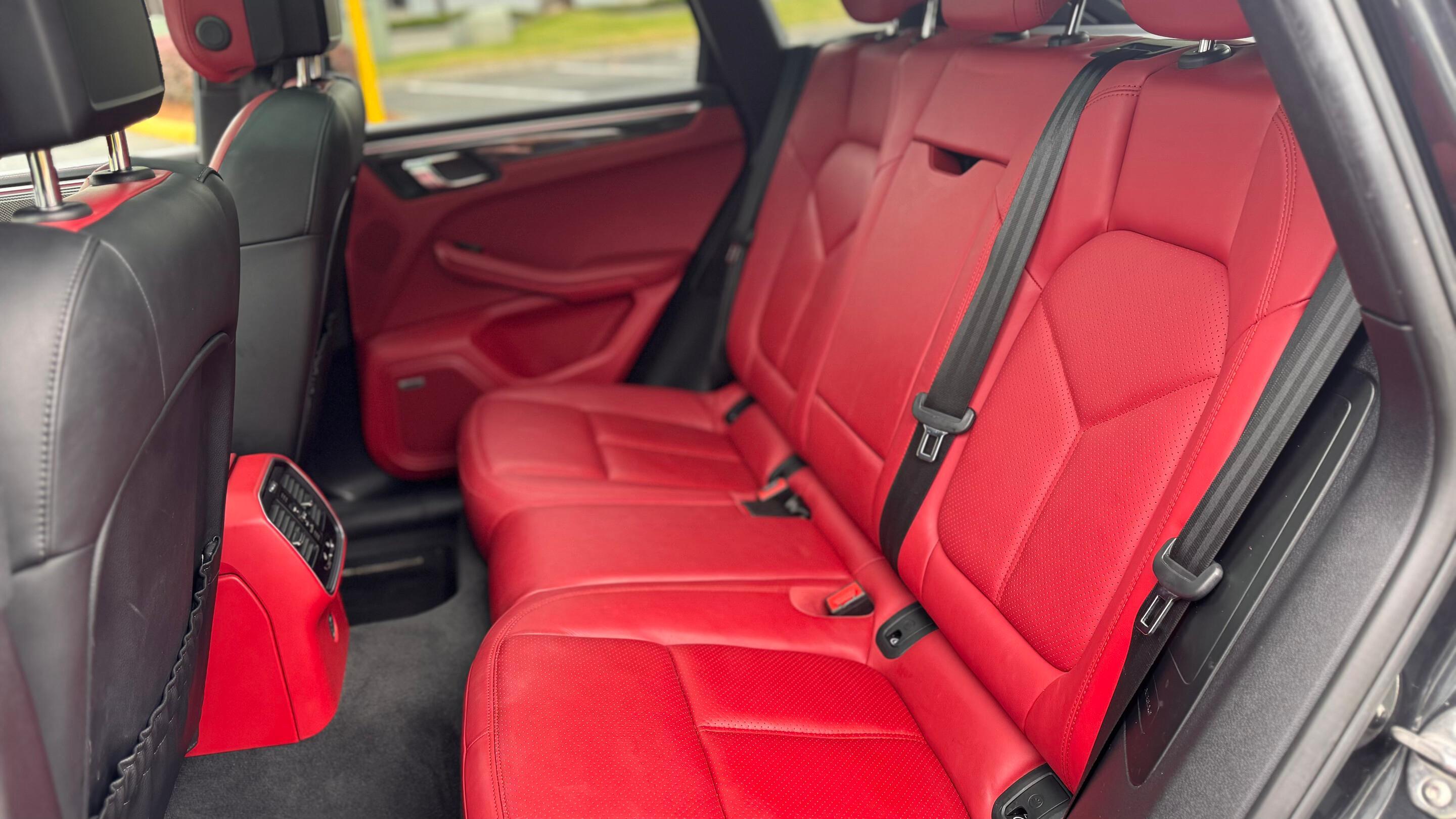 Porsche Macan GTS — vehicle photo 6