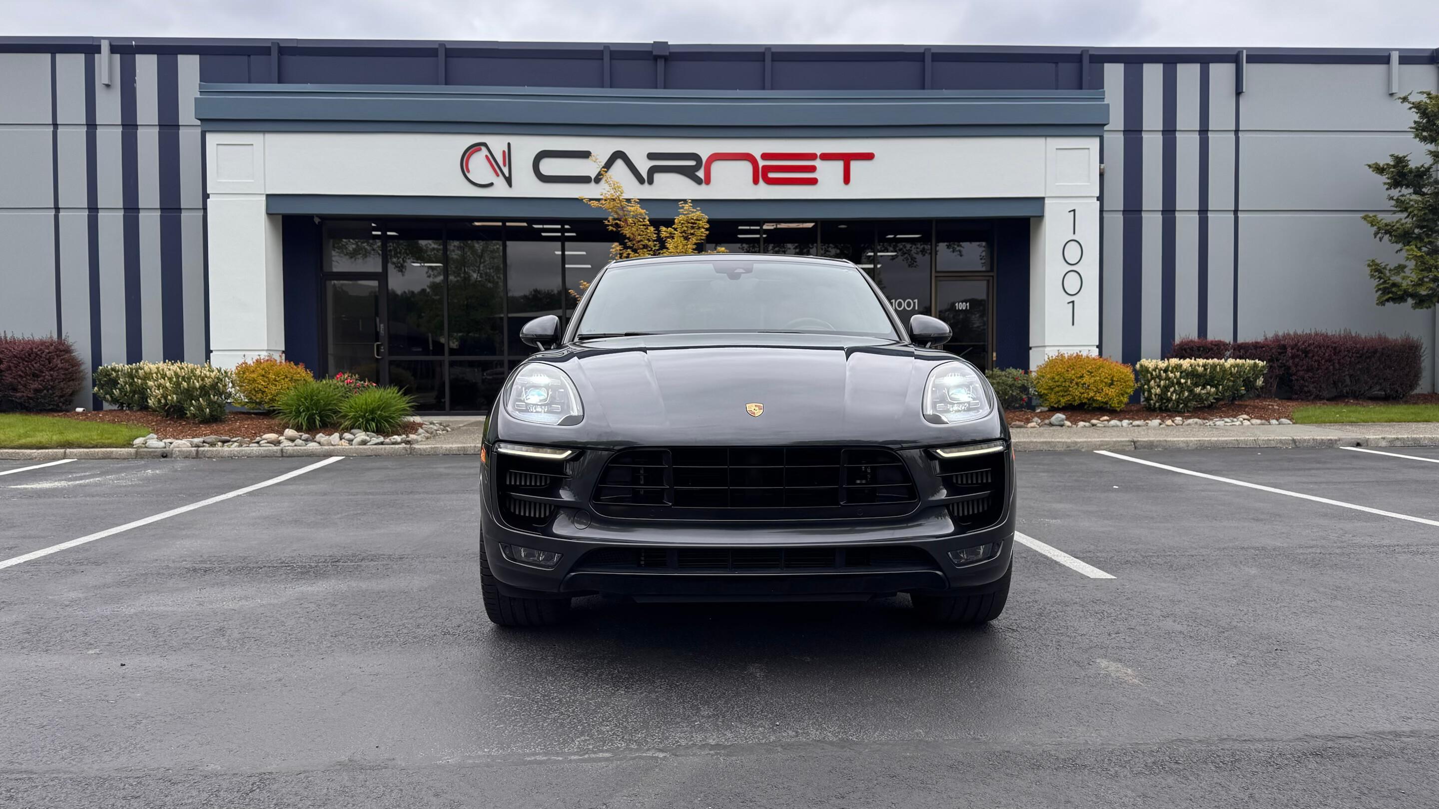 Porsche Macan GTS — vehicle photo 9