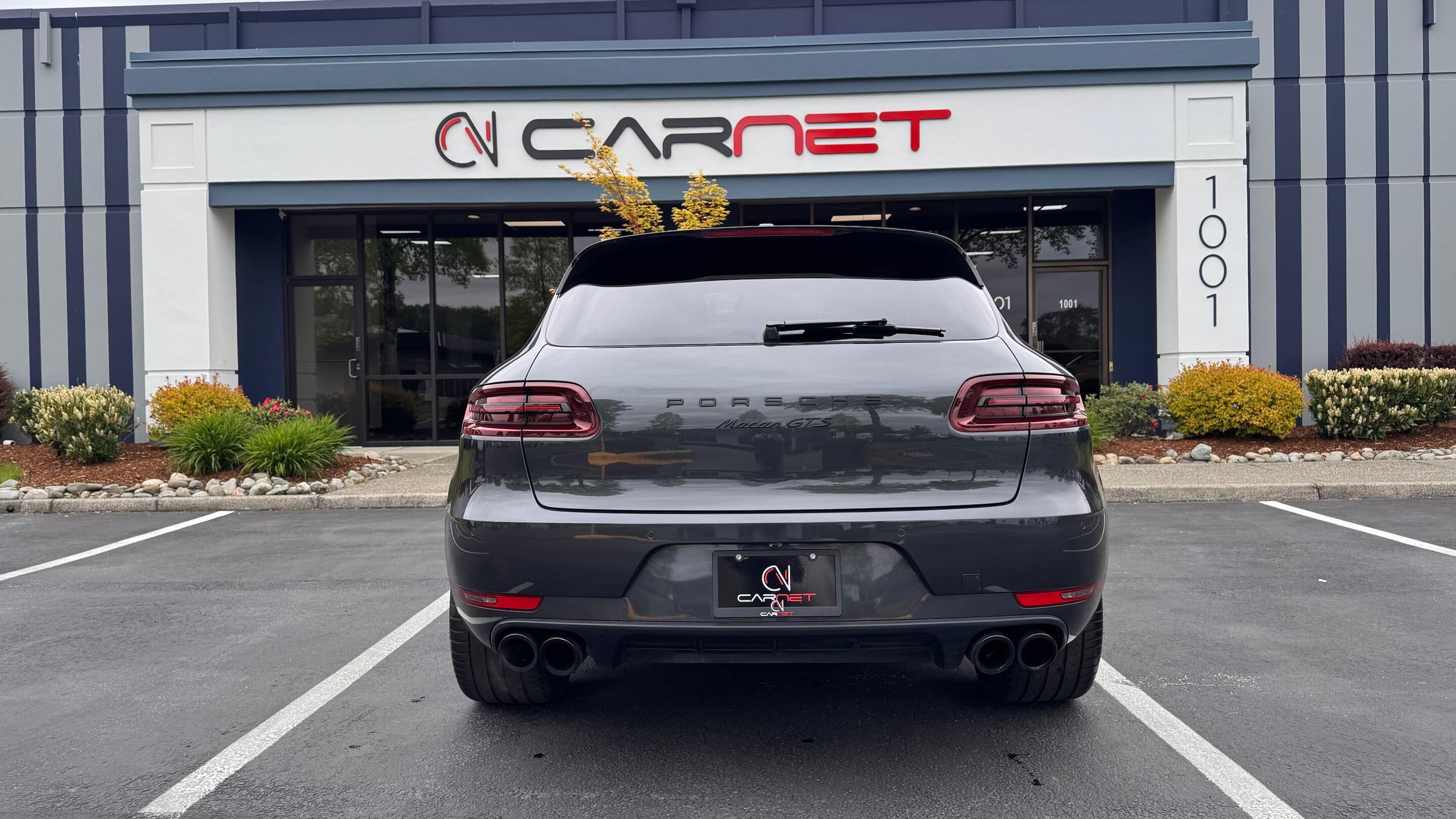 Porsche Macan GTS — vehicle photo 11