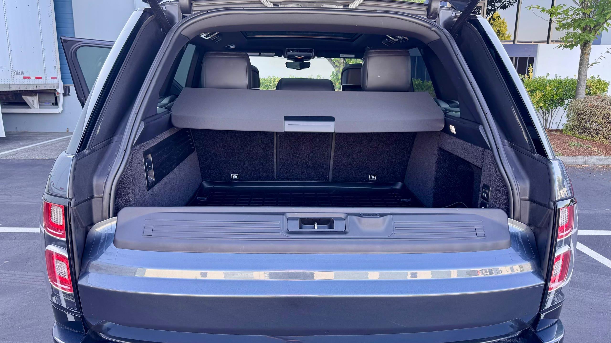 Land Rover Range Rover Westminster — vehicle photo 11