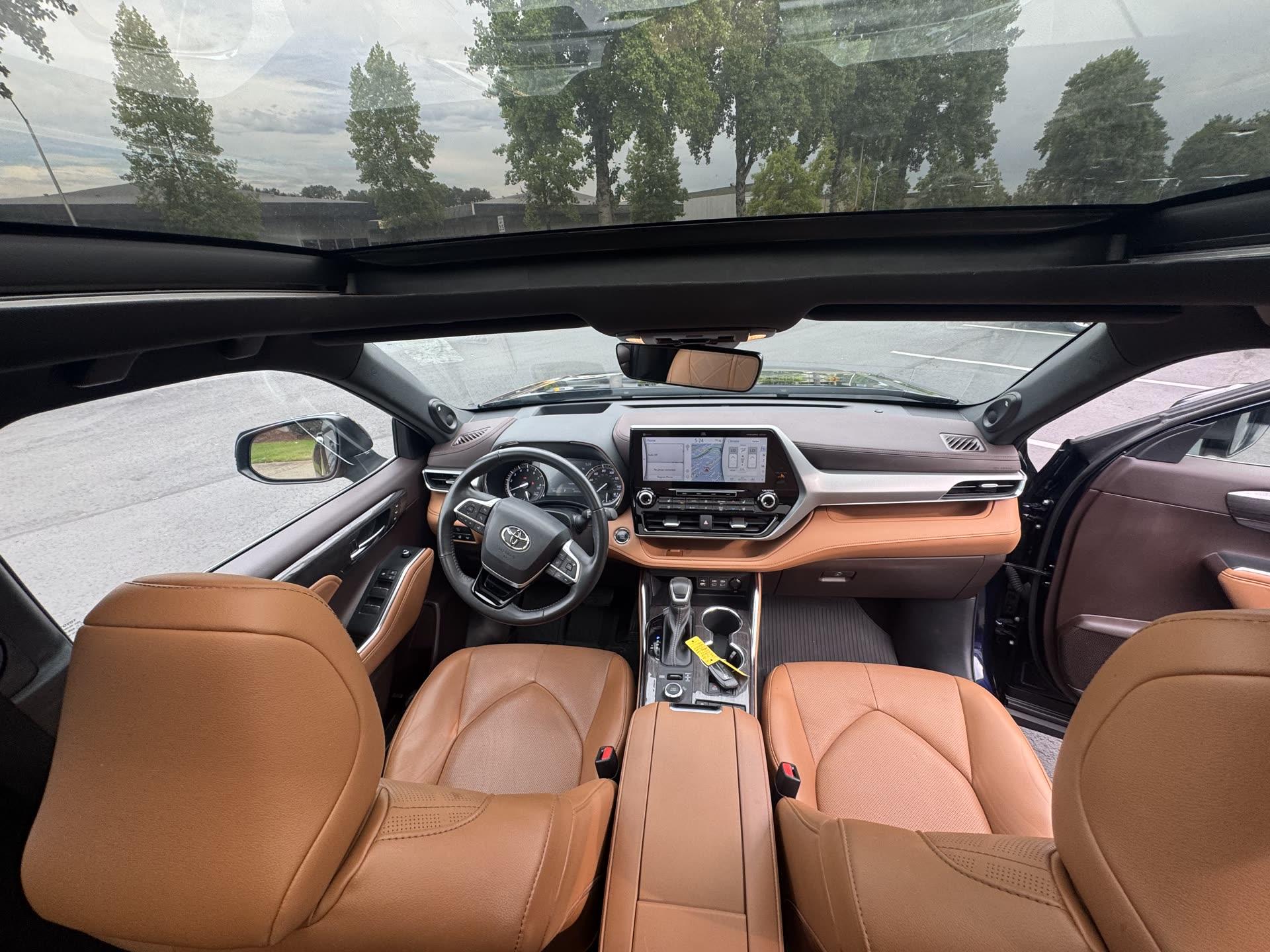 Toyota Highlander Platinum — vehicle photo 3
