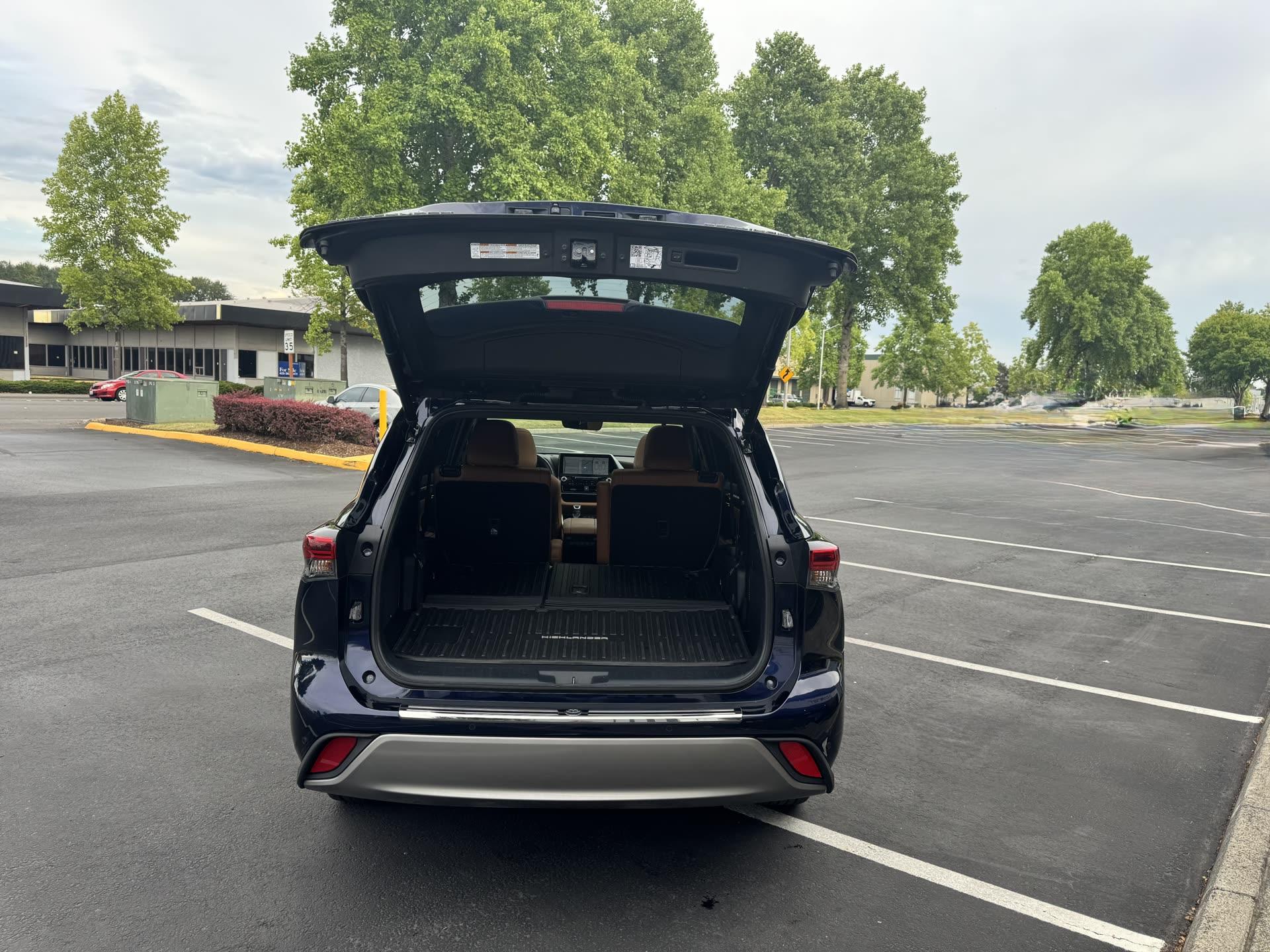 Toyota Highlander Platinum — vehicle photo 6