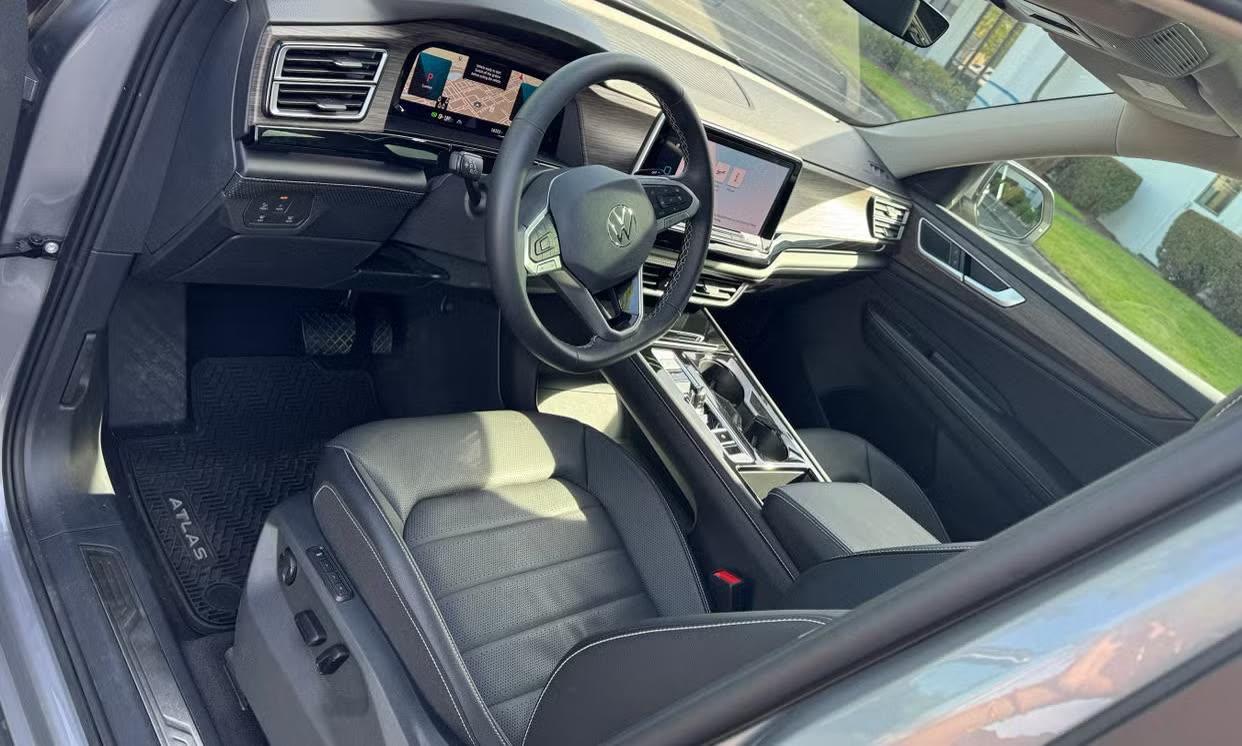 Volkswagen Atlas — vehicle photo 3