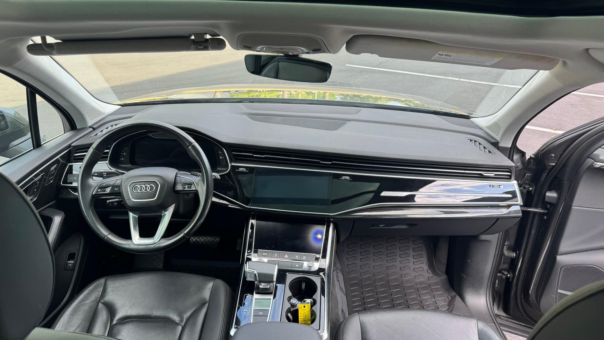 Audi Q7 Premium Plus — vehicle photo 2