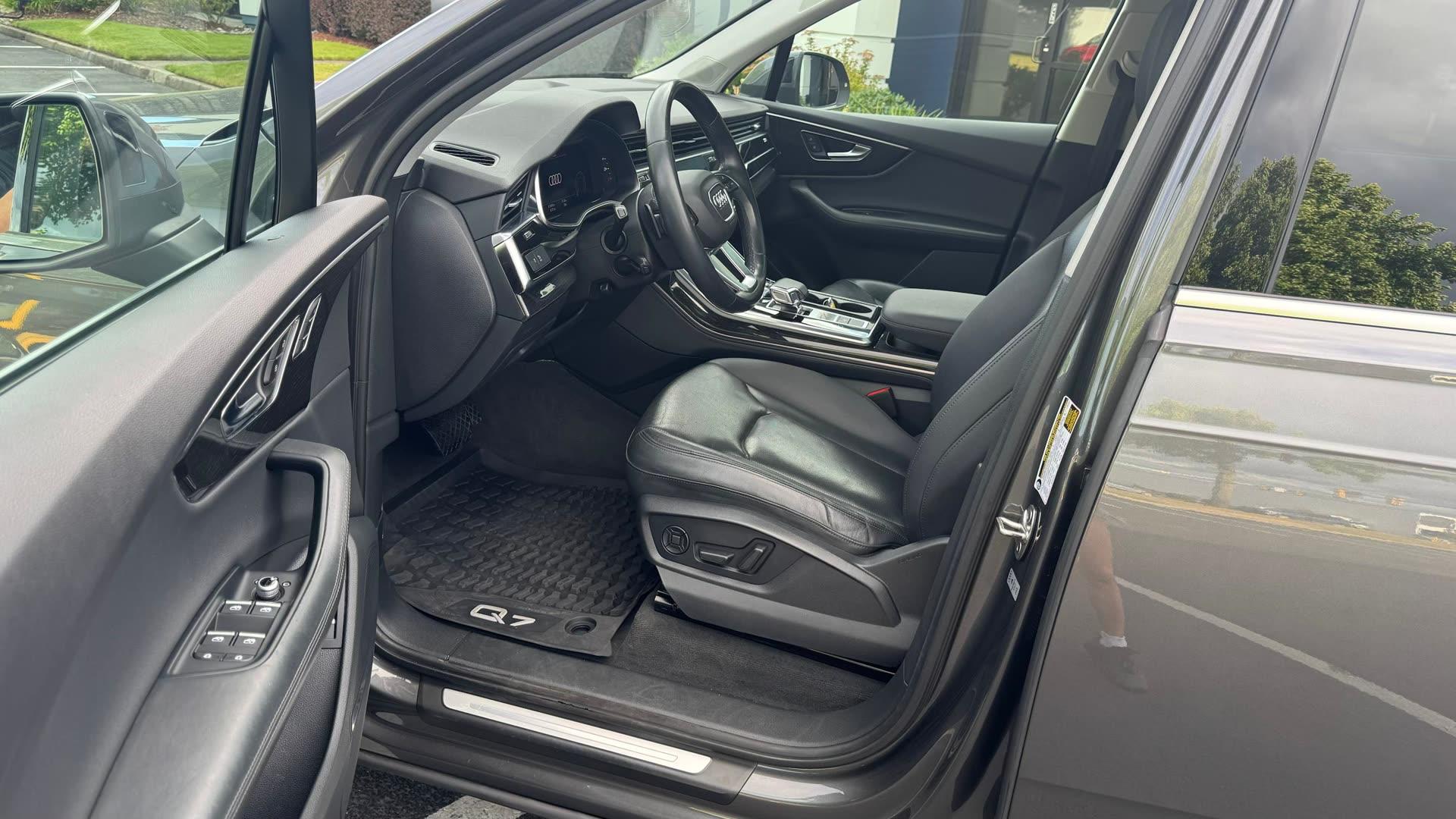 Audi Q7 Premium Plus — vehicle photo 4