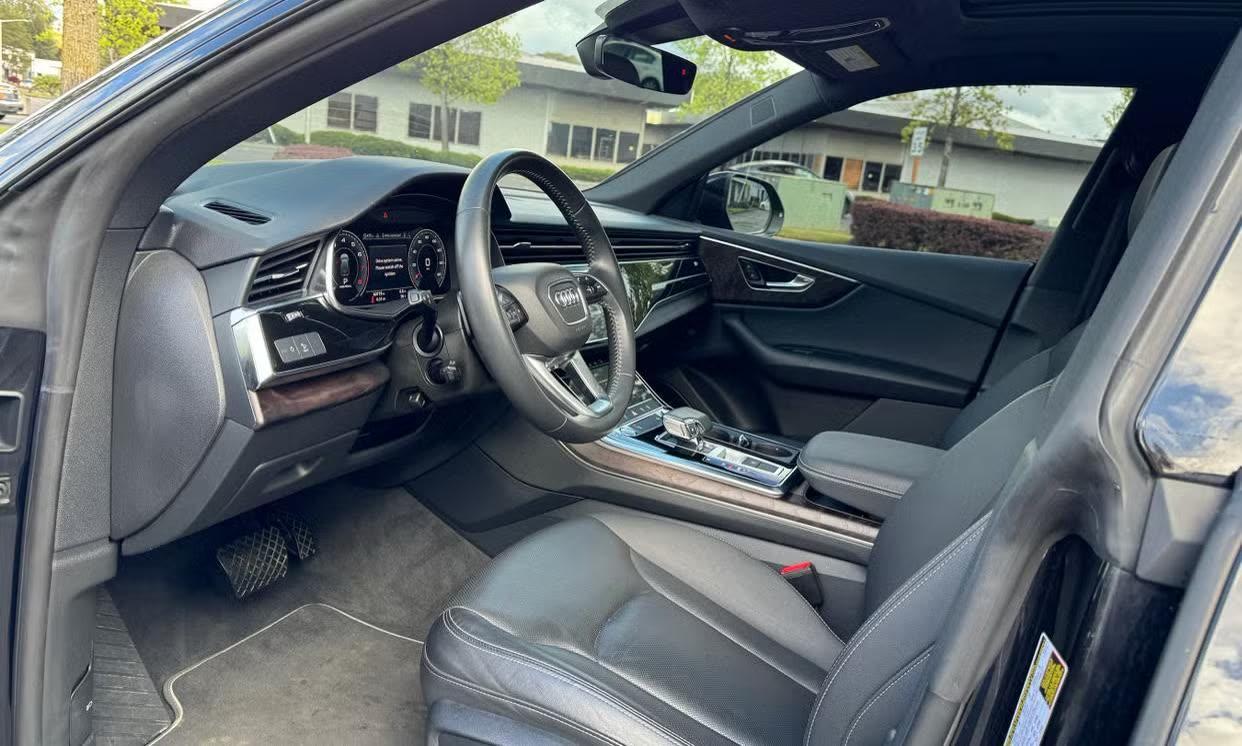 Audi Q8 — vehicle photo 4