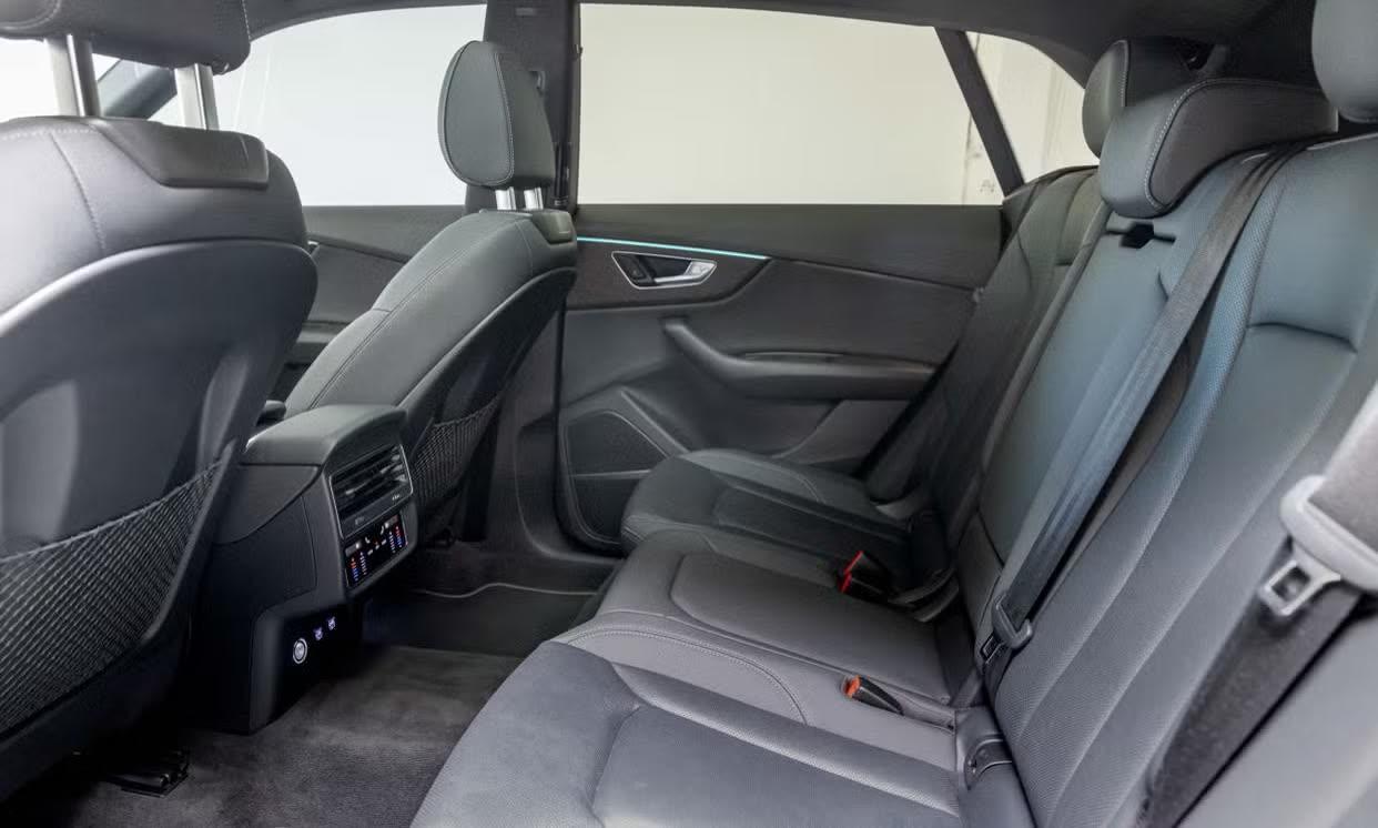 Audi Q8 — vehicle photo 5