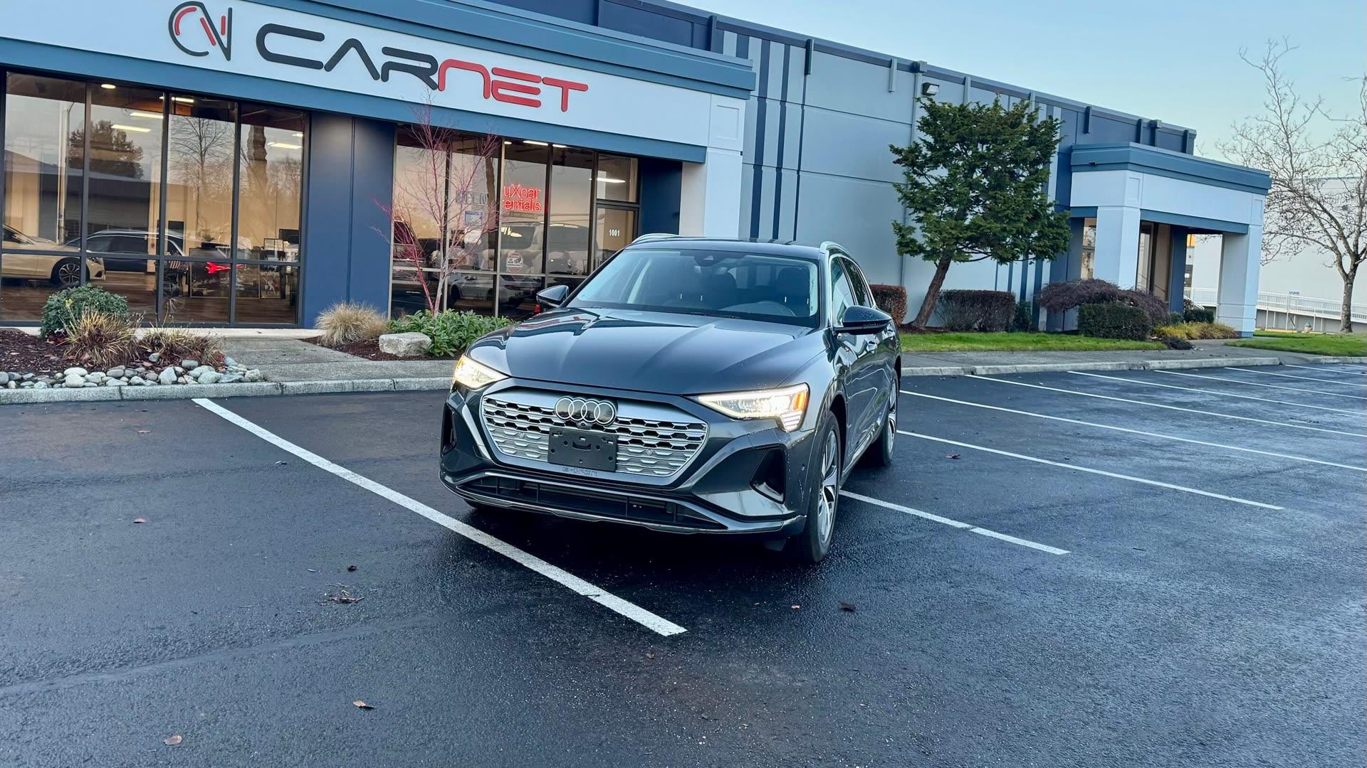 Audi Q8 e-tron — vehicle photo 2