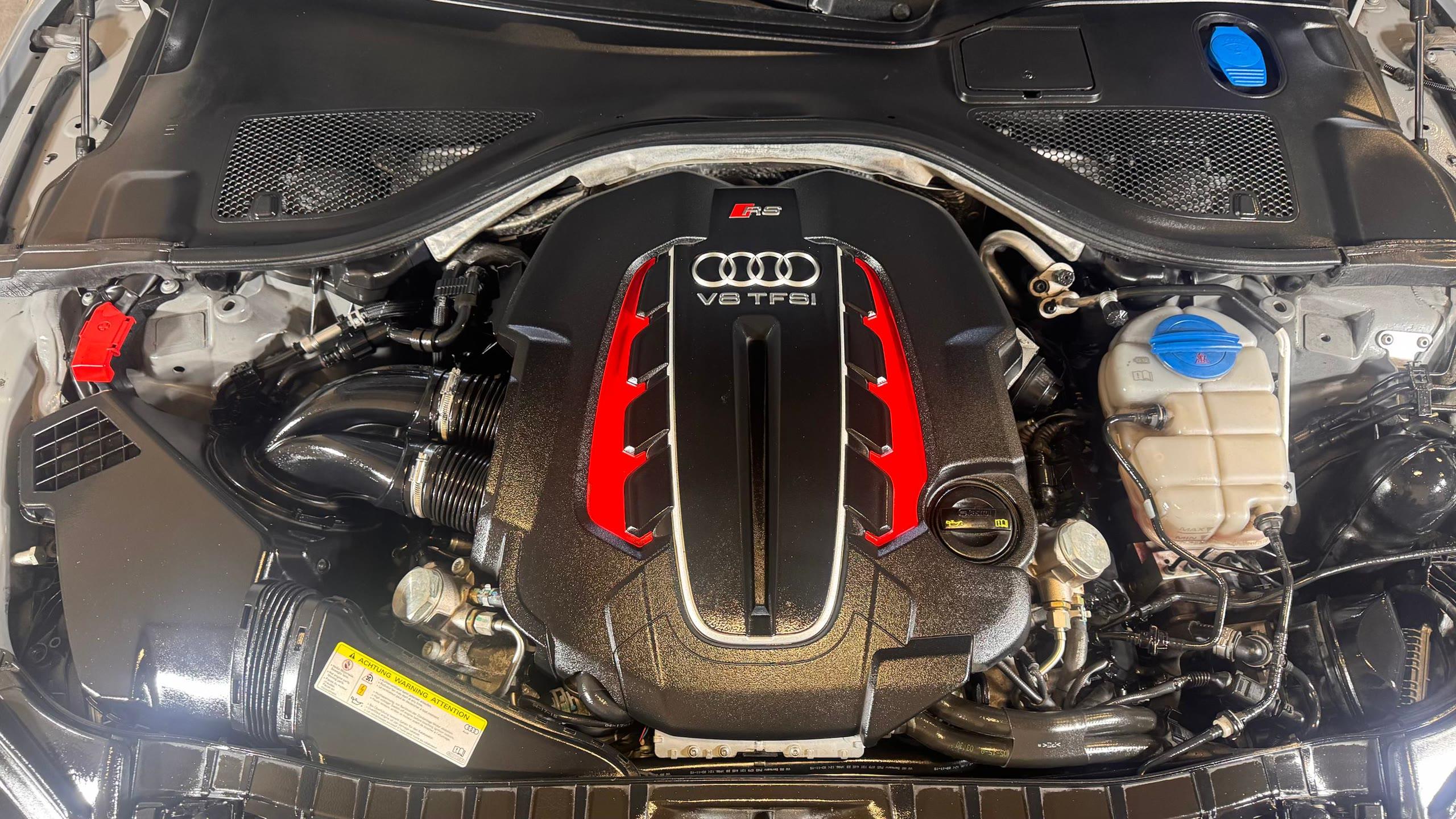 Audi RS 7 Prestige — vehicle photo 13