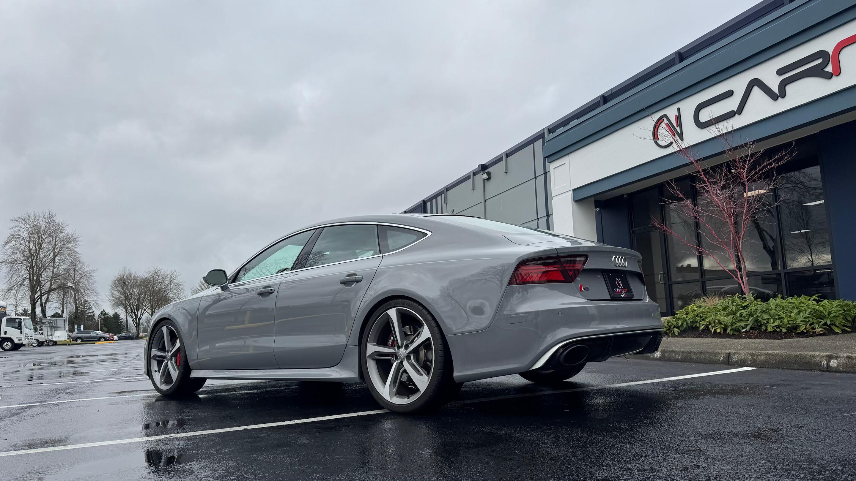 Audi RS 7 Prestige — vehicle photo 16