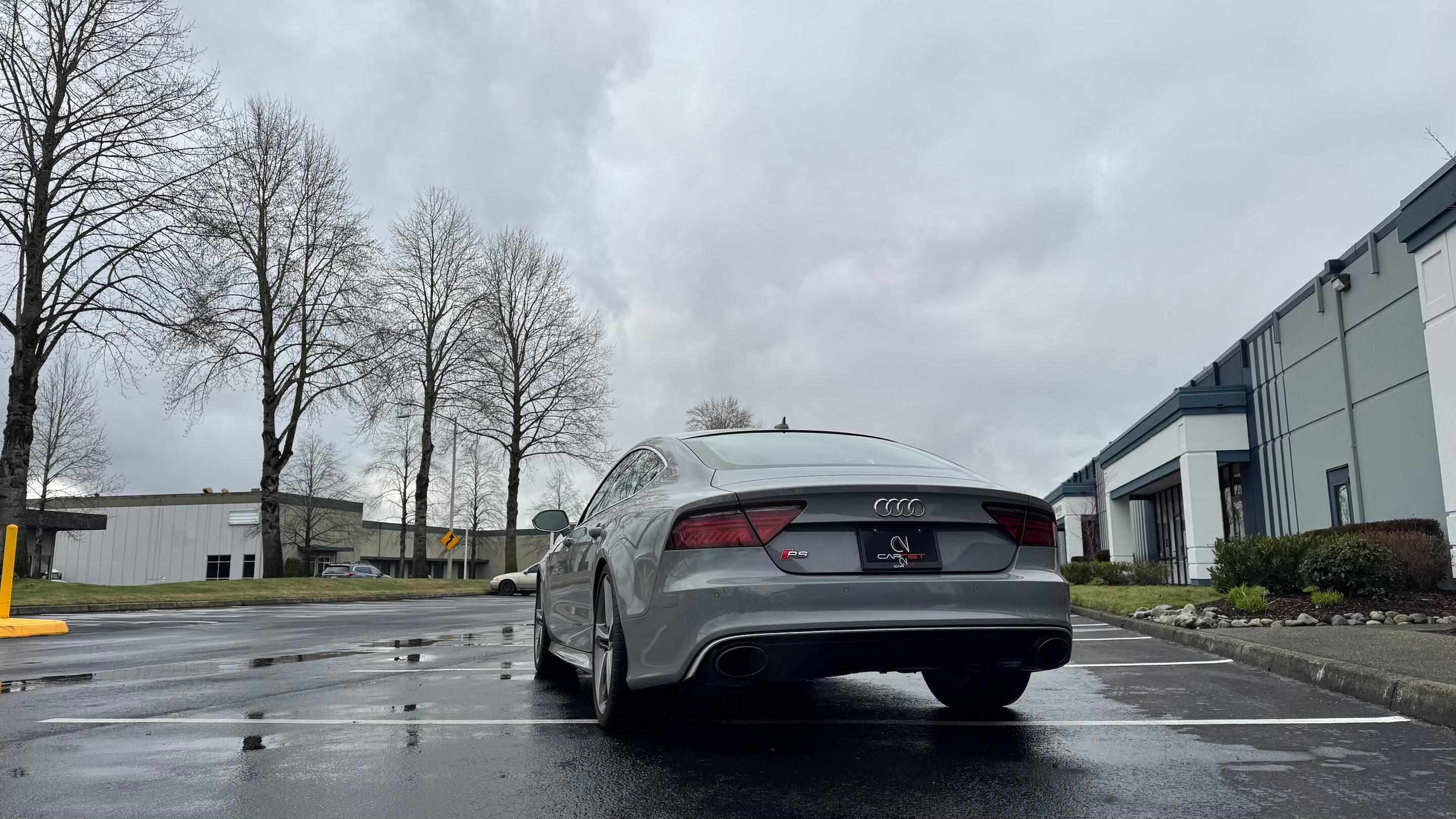 Audi RS 7 Prestige — vehicle photo 18