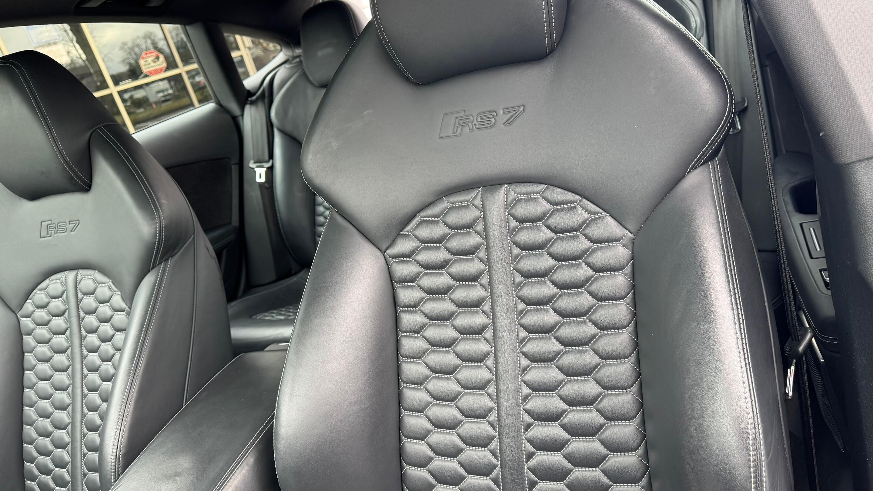 Audi RS 7 Prestige — vehicle photo 20