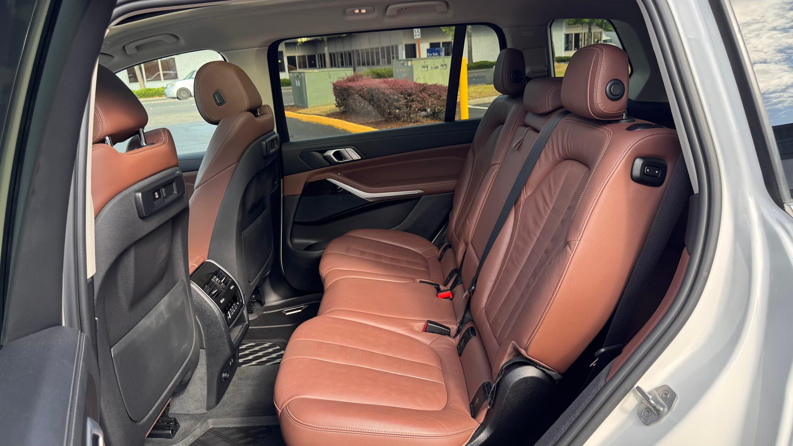 BMW X7 xDrive40i — vehicle photo 4