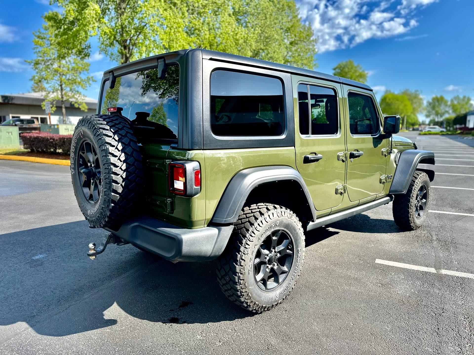 Jeep Wrangler Unlimited Willys — vehicle photo 4