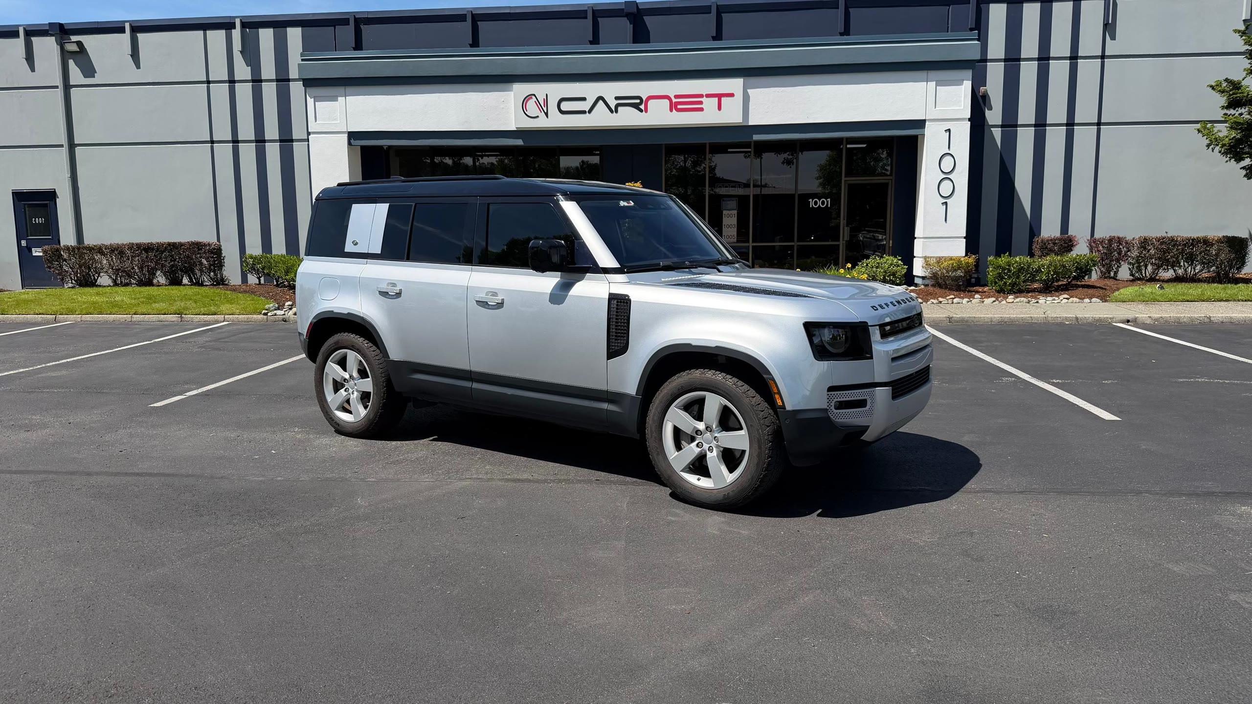 Land Rover Defender First Edition — vehicle photo 1