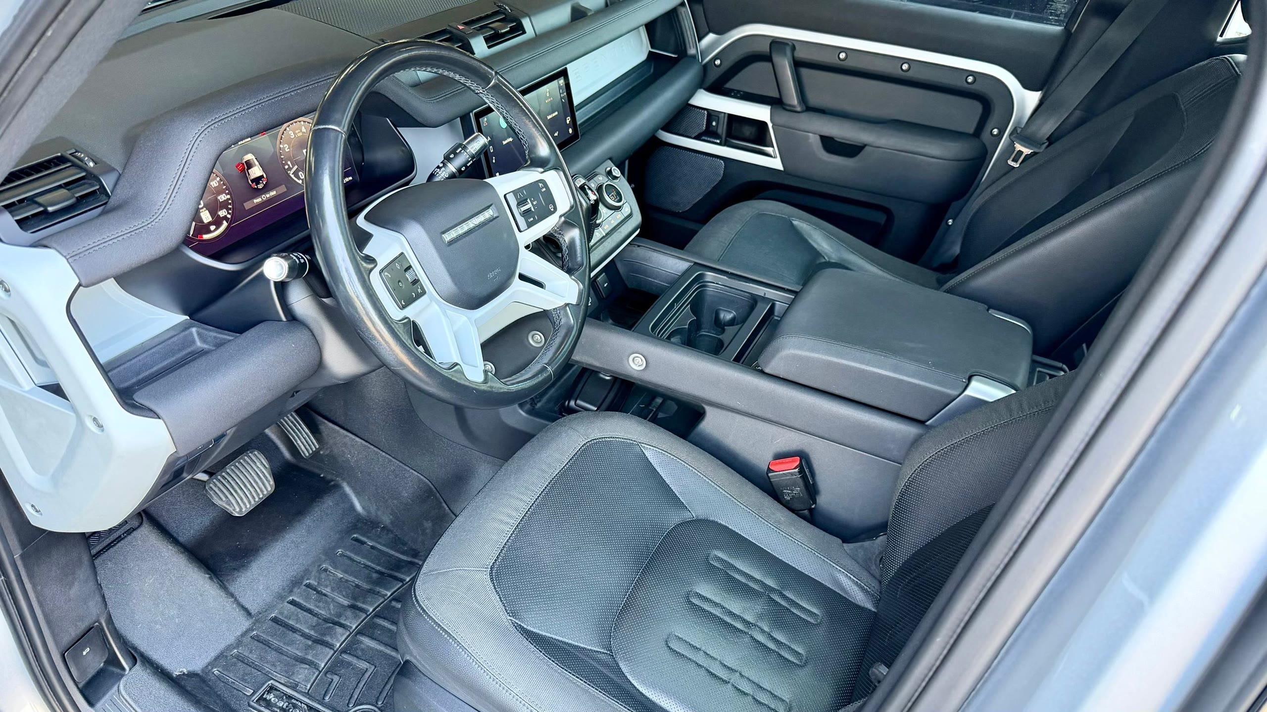 Land Rover Defender First Edition — vehicle photo 2