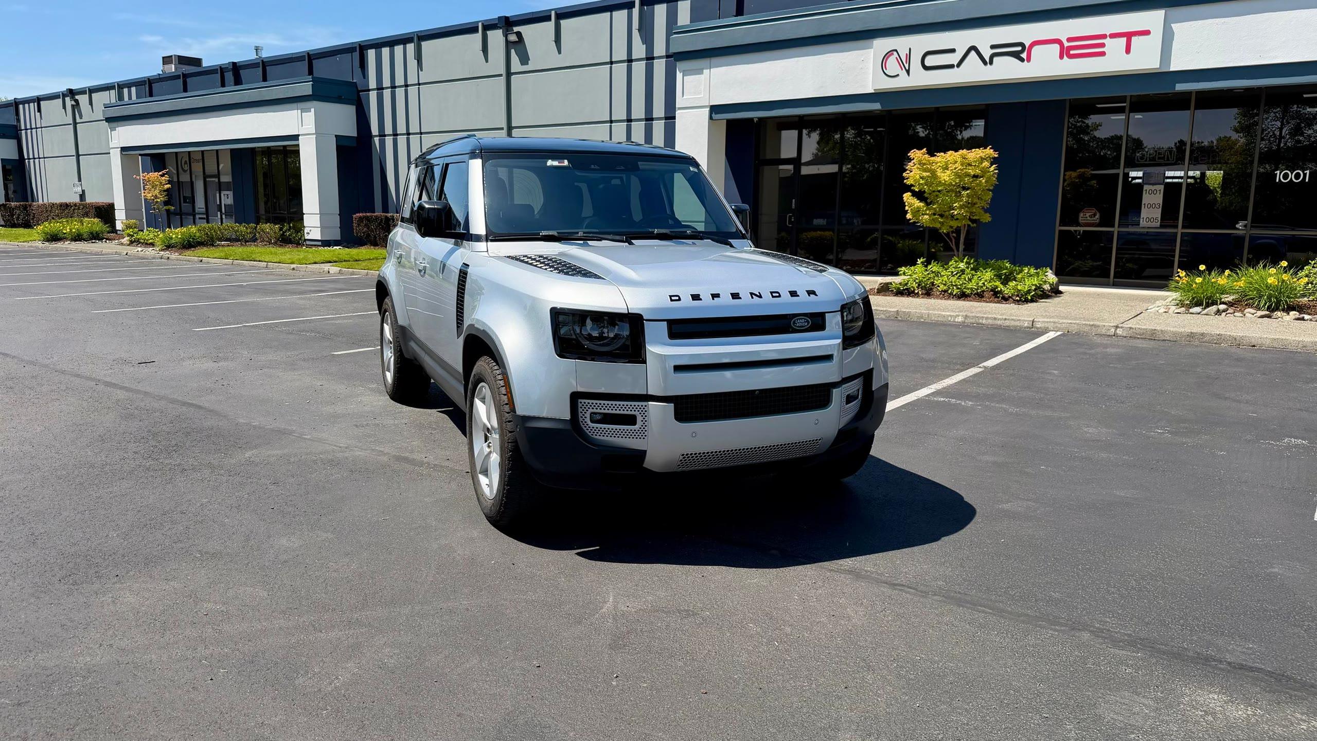 Land Rover Defender First Edition — vehicle photo 14