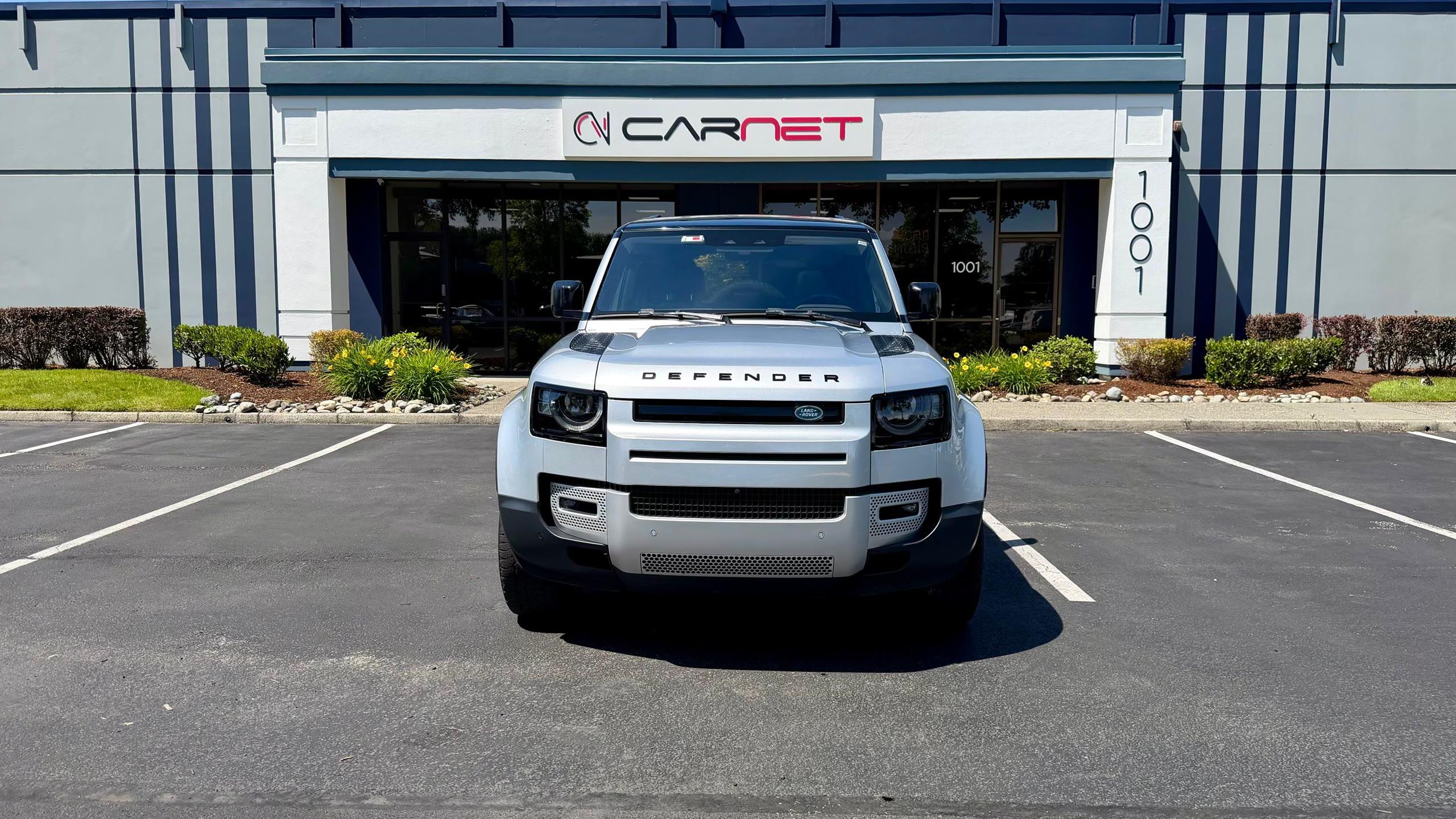 Land Rover Defender First Edition — vehicle photo 15