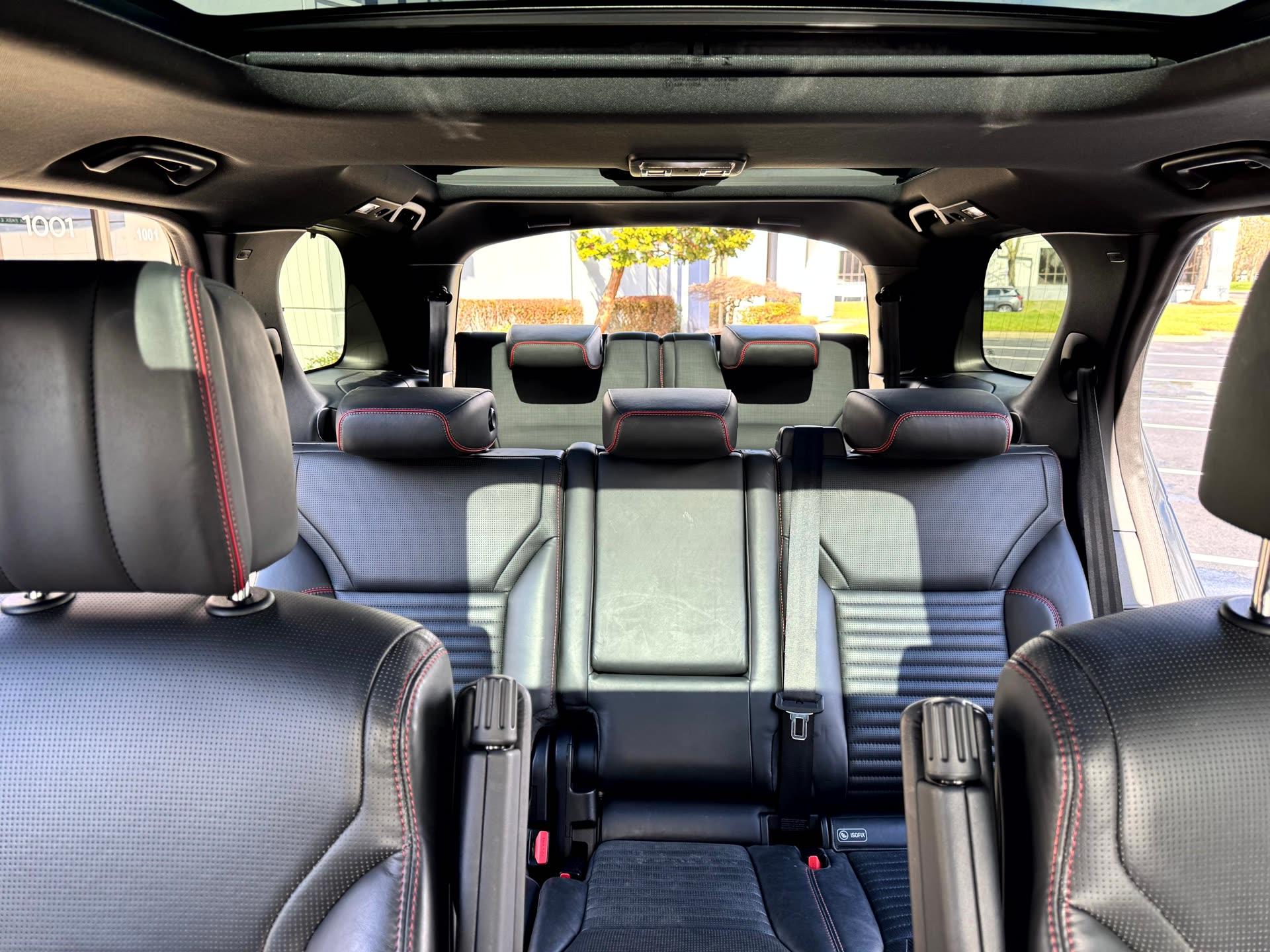 Land Rover Discovery HSE Luxury — vehicle photo 6