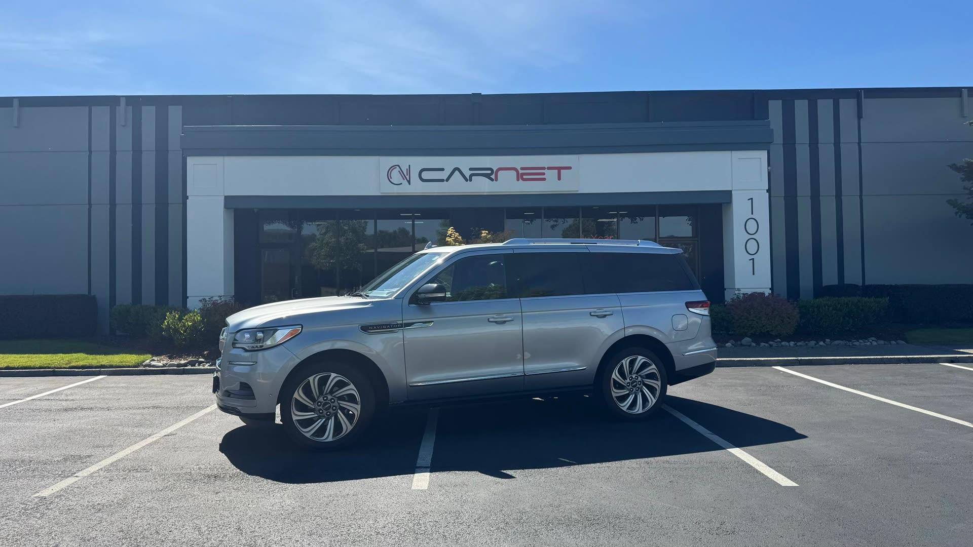 Lincoln Navigator — vehicle photo 1