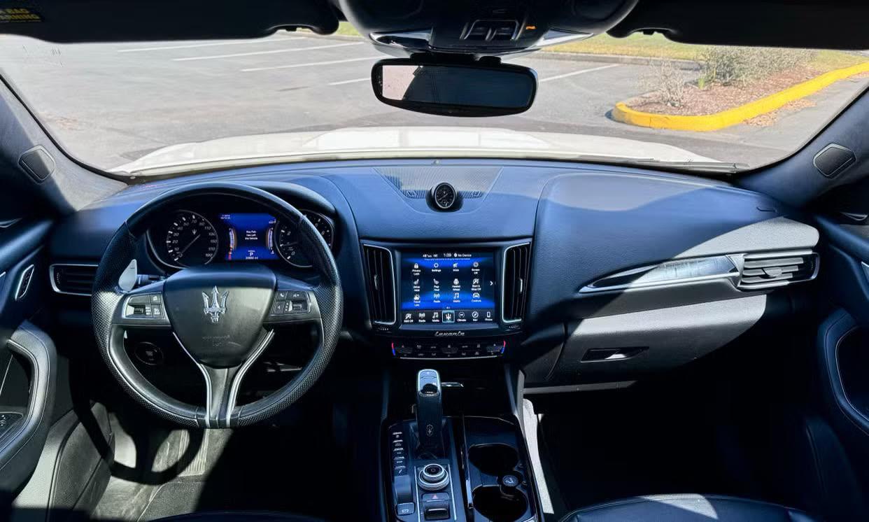 Maserati Levante — vehicle photo 4