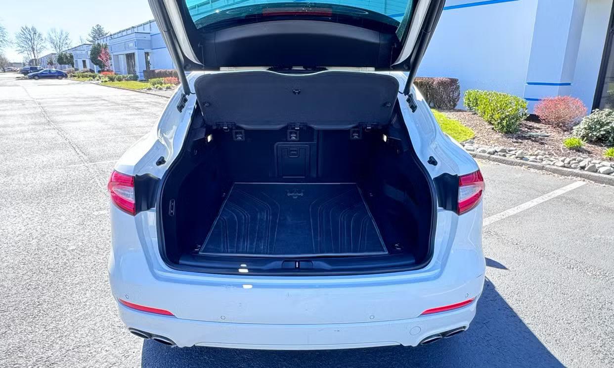 Maserati Levante — vehicle photo 6