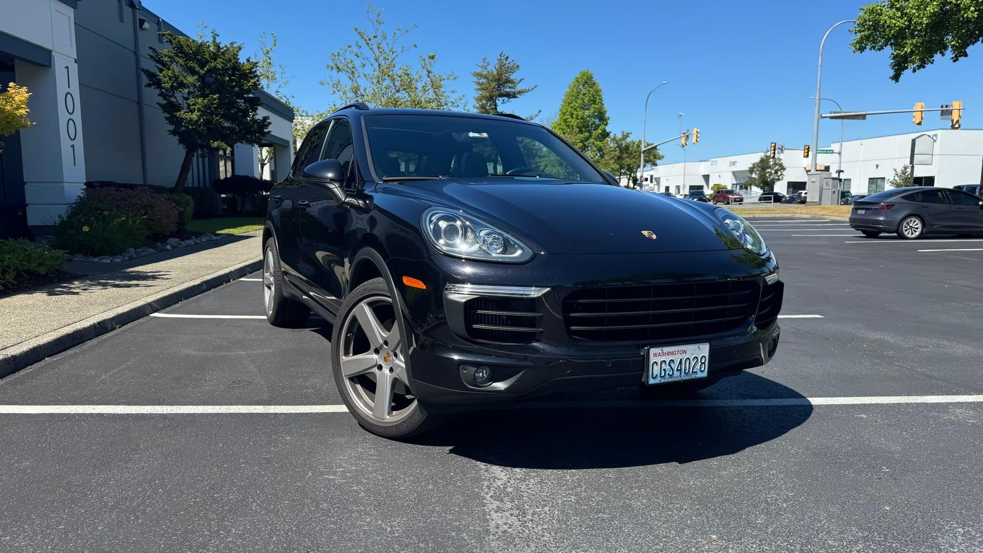 Porsche Cayenne S — vehicle photo 1