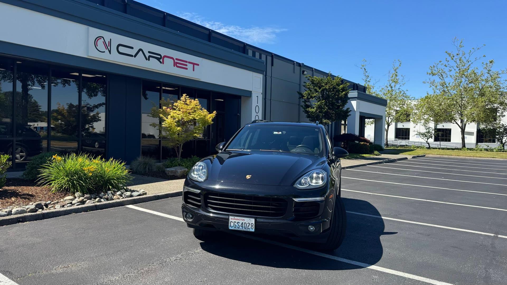 Porsche Cayenne S — vehicle photo 2