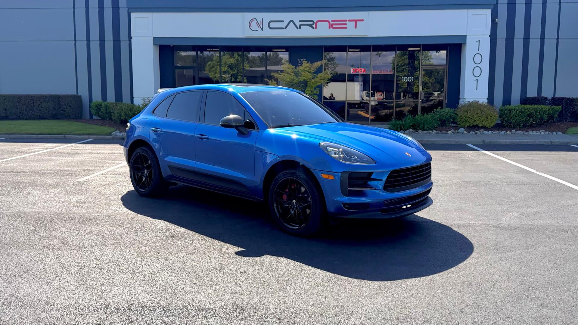 Porsche Macan — vehicle photo 1