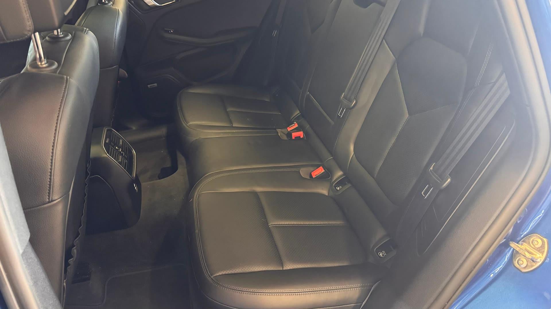Porsche Macan — vehicle photo 6
