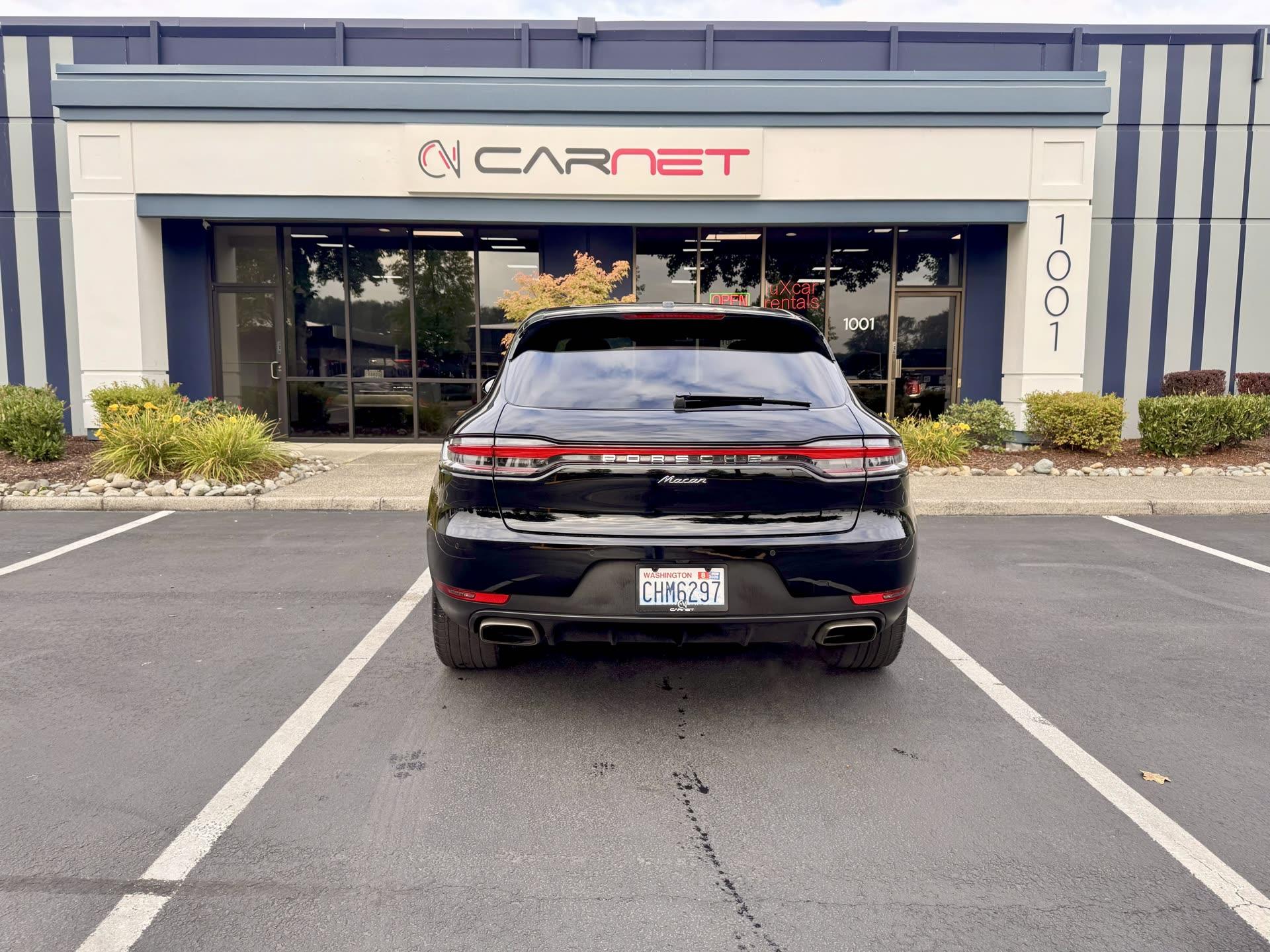 Porsche Macan — vehicle photo 3