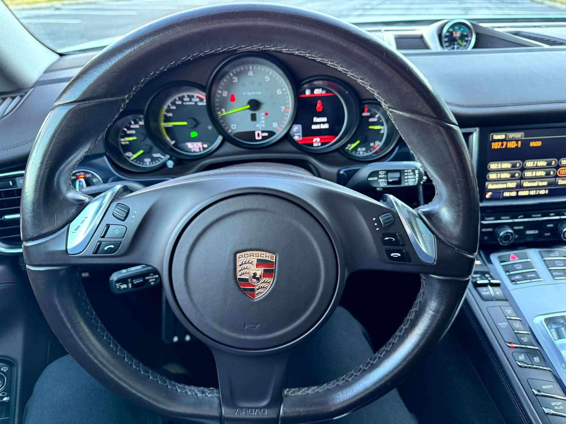 Porsche Panamera S E-Hybrid — vehicle photo 4