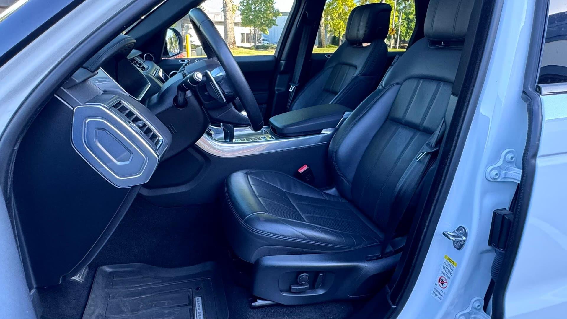 Land Rover Range Rover Sport Dynamic — vehicle photo 4