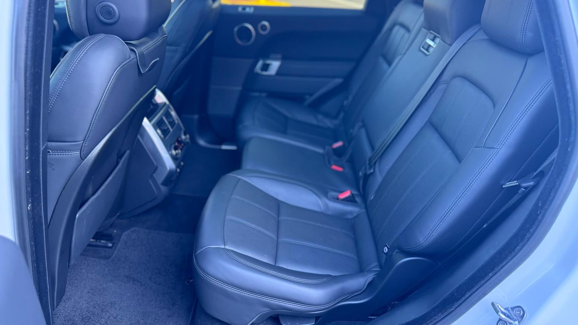 Land Rover Range Rover Sport Dynamic — vehicle photo 5