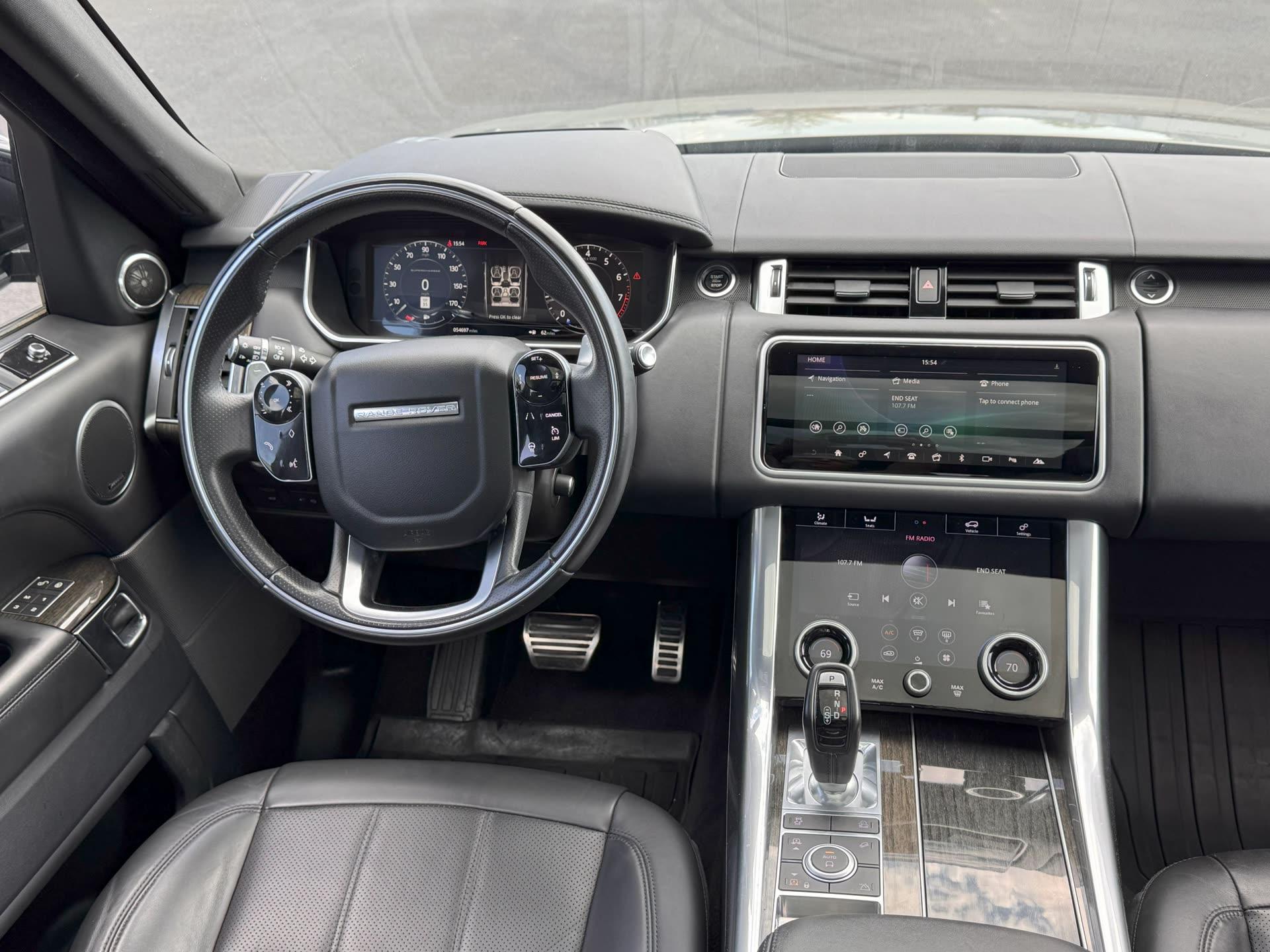 Land Rover Range Rover Sport Dynamic — vehicle photo 2