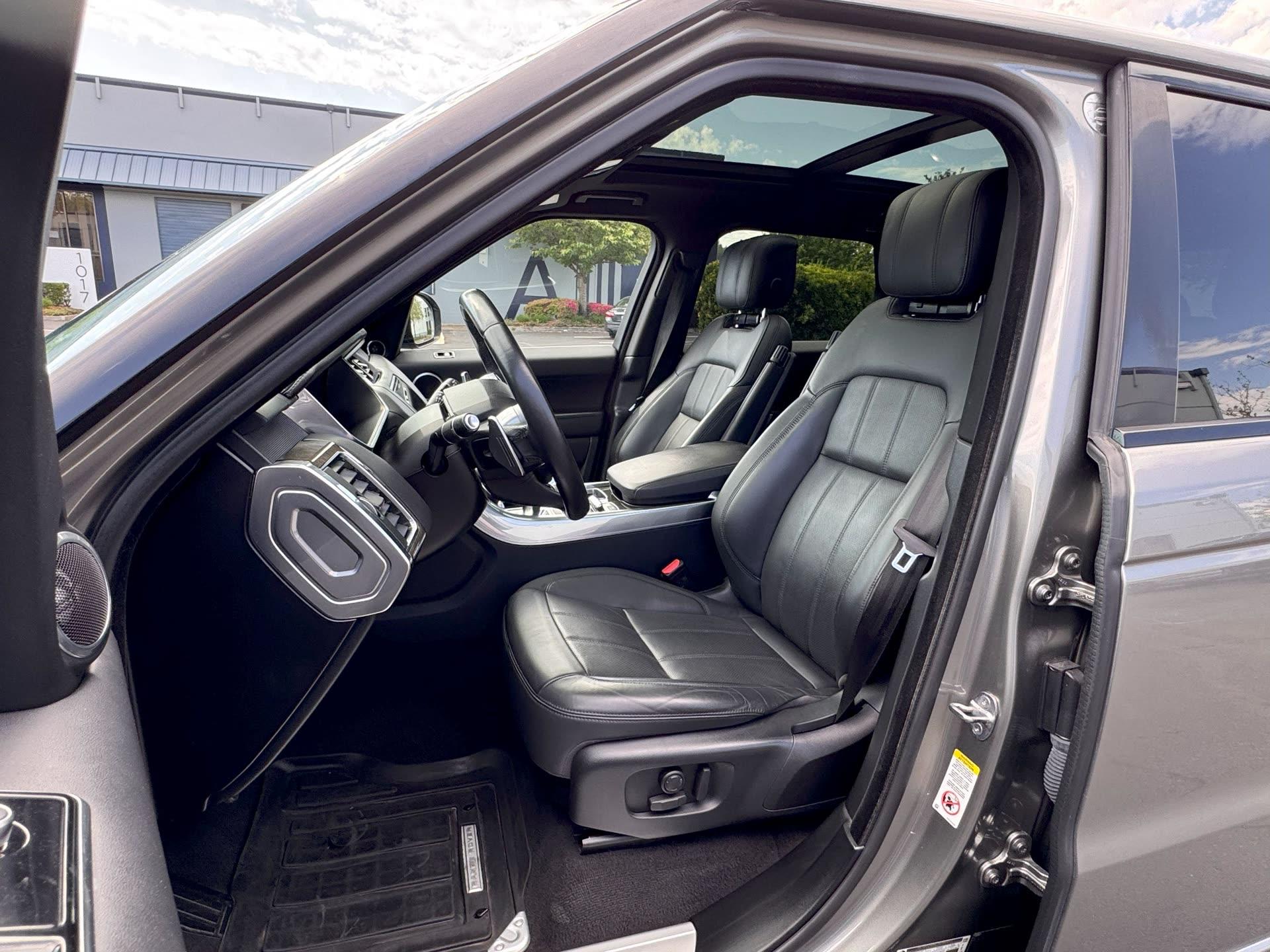 Land Rover Range Rover Sport Dynamic — vehicle photo 4