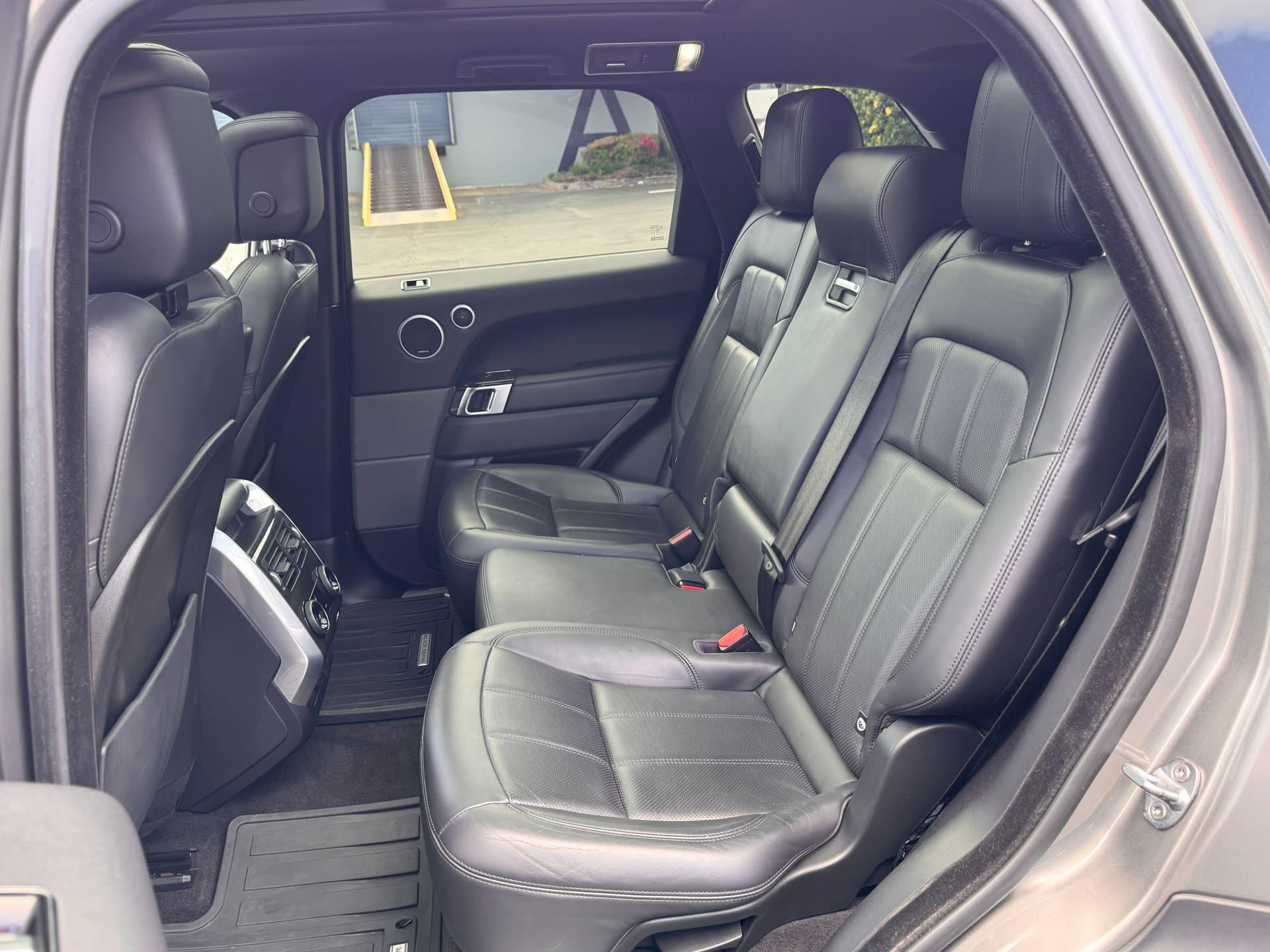 Land Rover Range Rover Sport Dynamic — vehicle photo 6